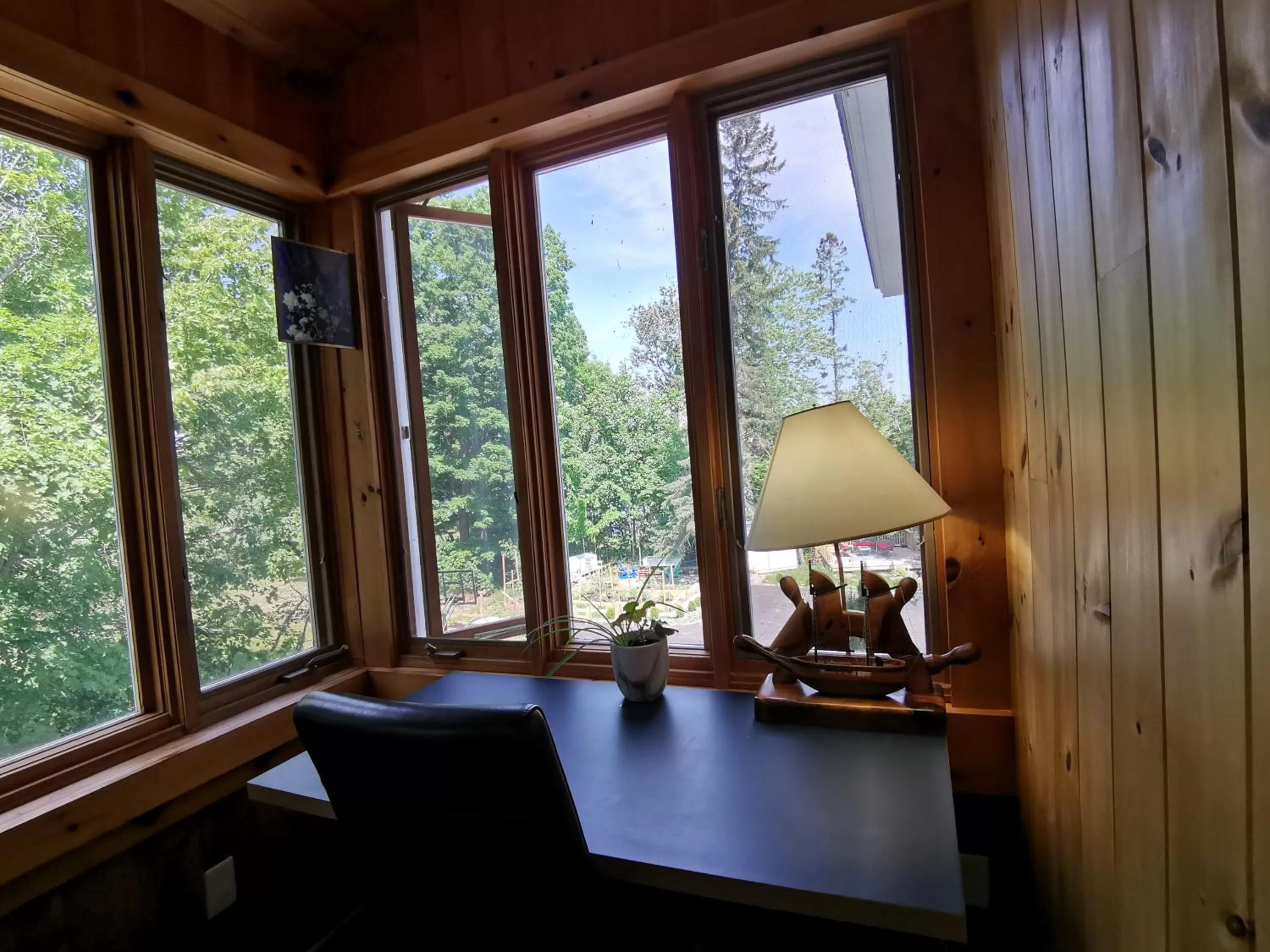 Seating area in By The River B&B