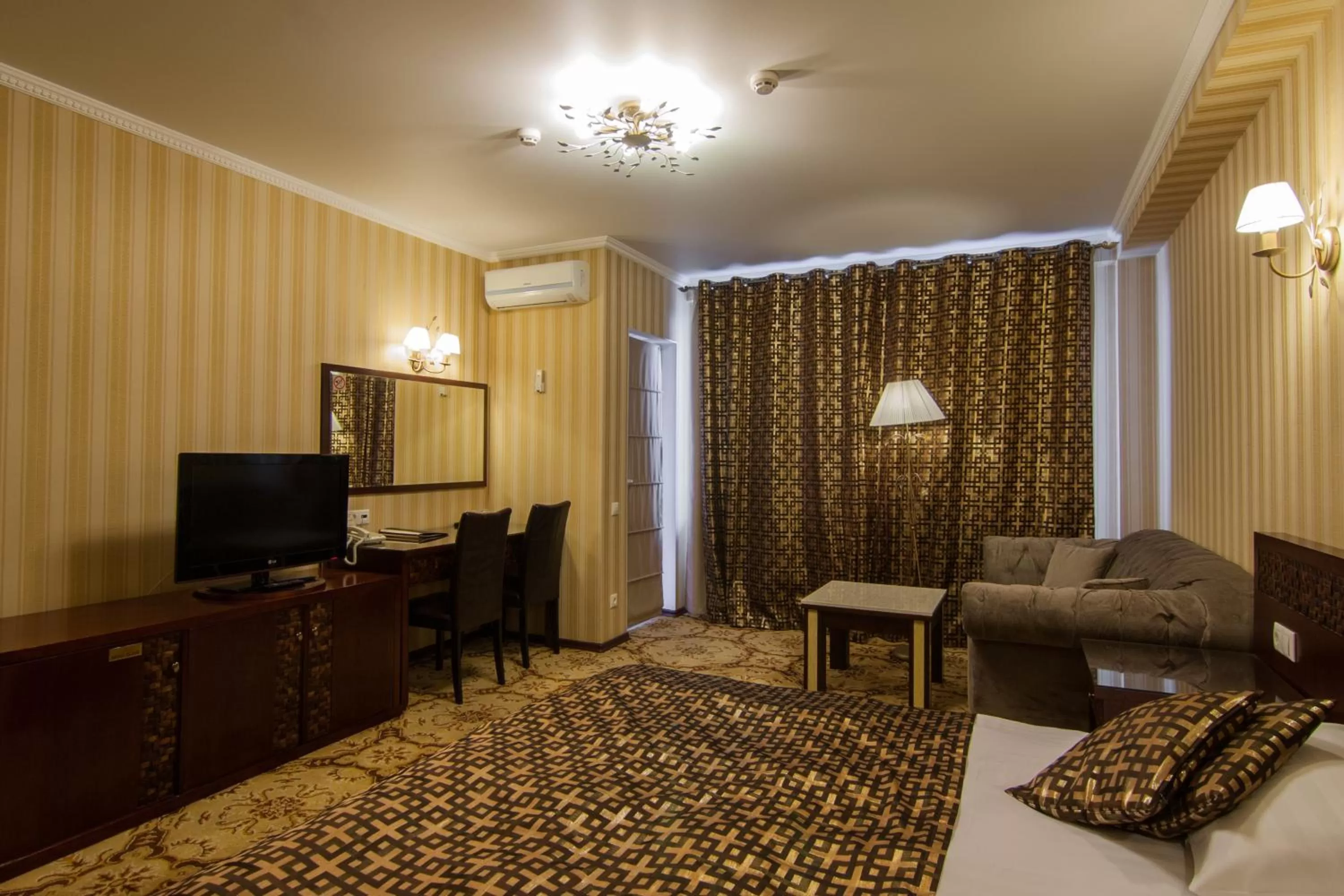 Photo of the whole room in Klassik Hotel