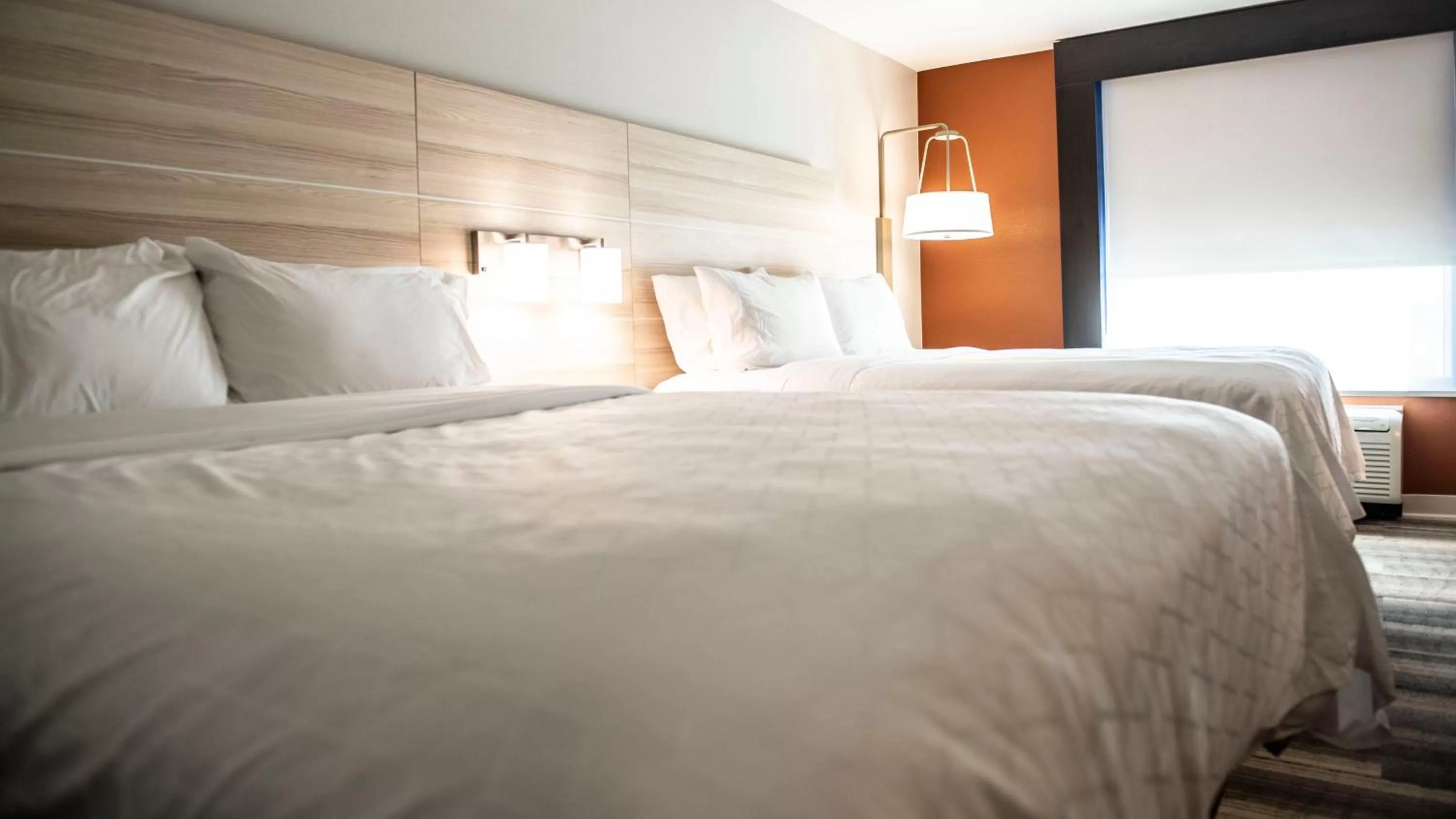 Photo of the whole room, Bed in Holiday Inn Express Hotel & Suites Sedalia by IHG