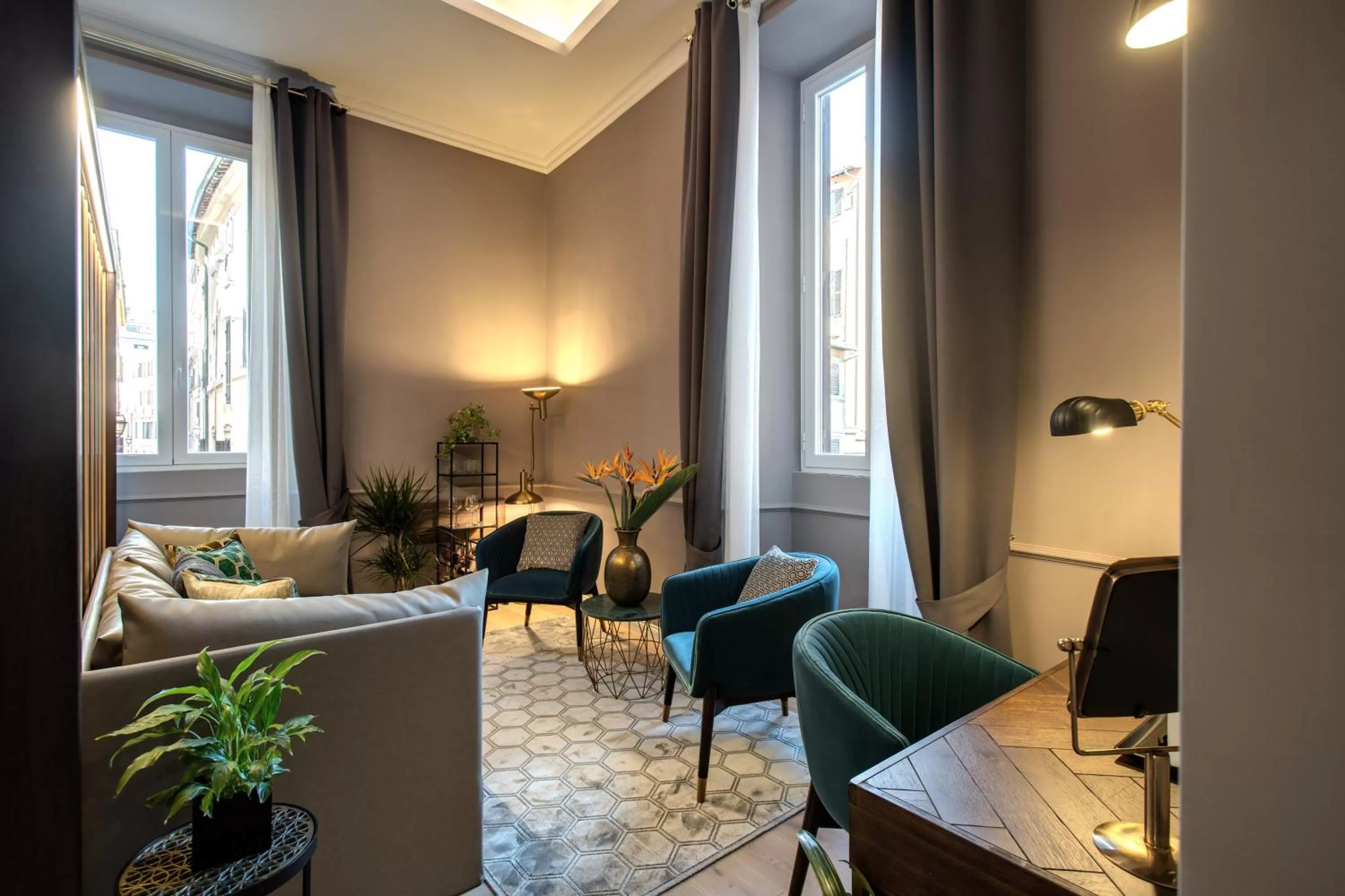 Bed in Tree Charme Parliament Boutique Hotel