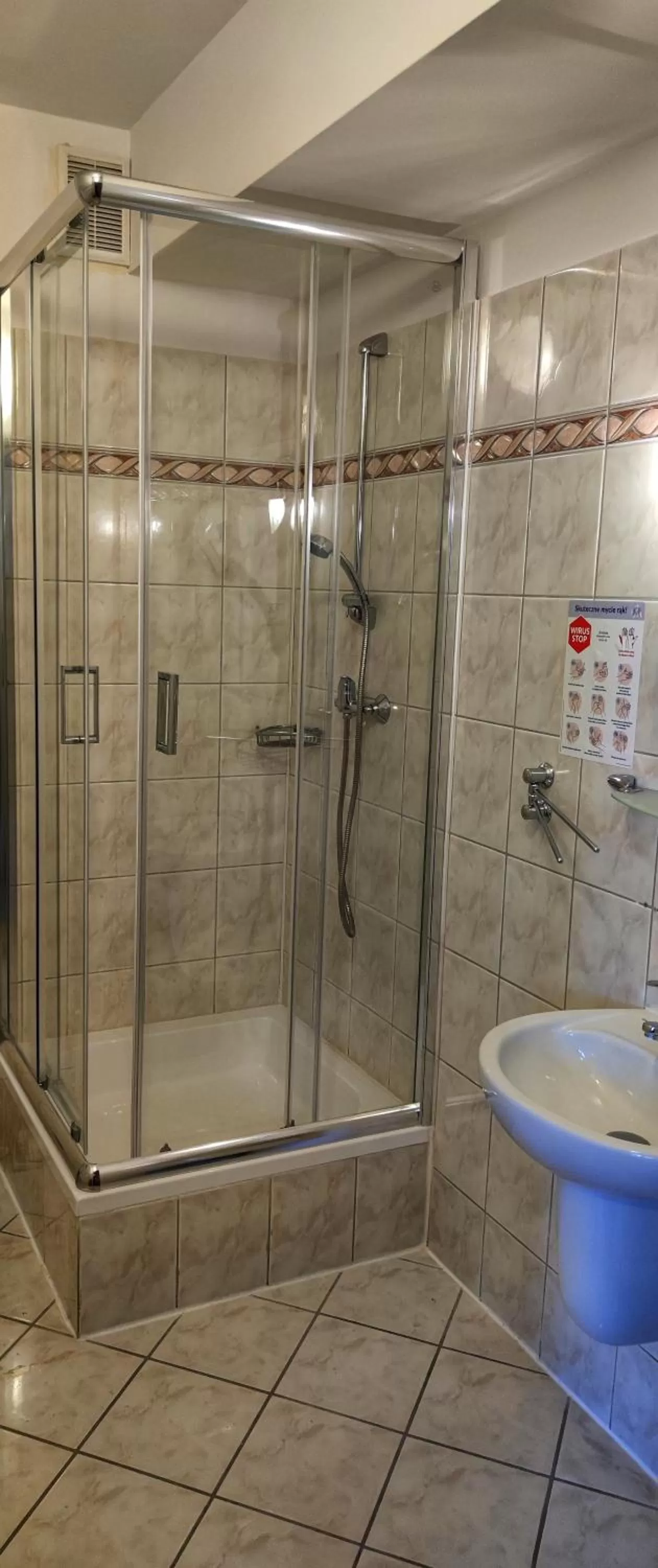 Bathroom in Ośrodek Konferencyjno-Wypoczynkowy "Krucze Skały" w Karpaczu