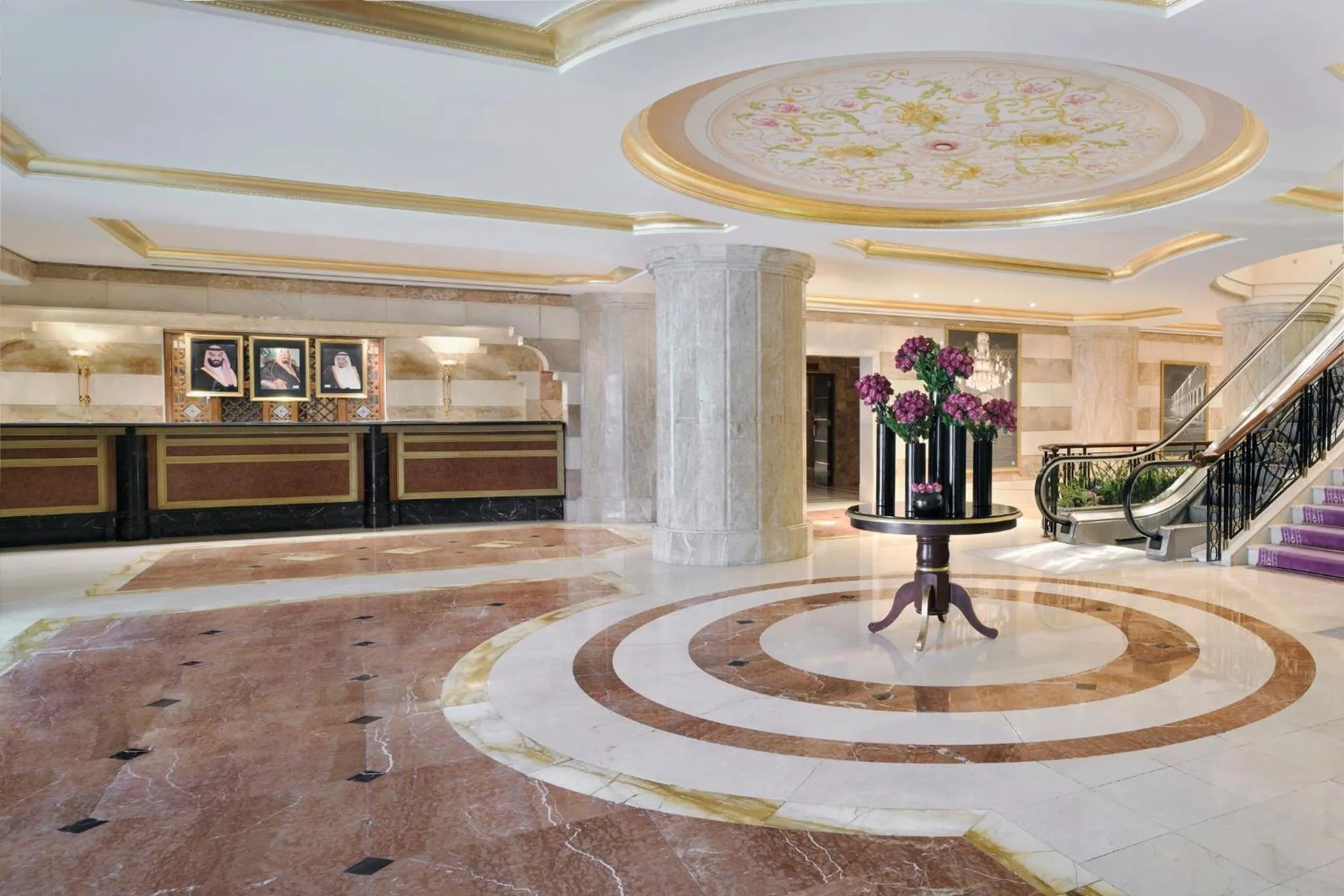 Lobby or reception in InterContinental Dar Al Iman Madinah by IHG