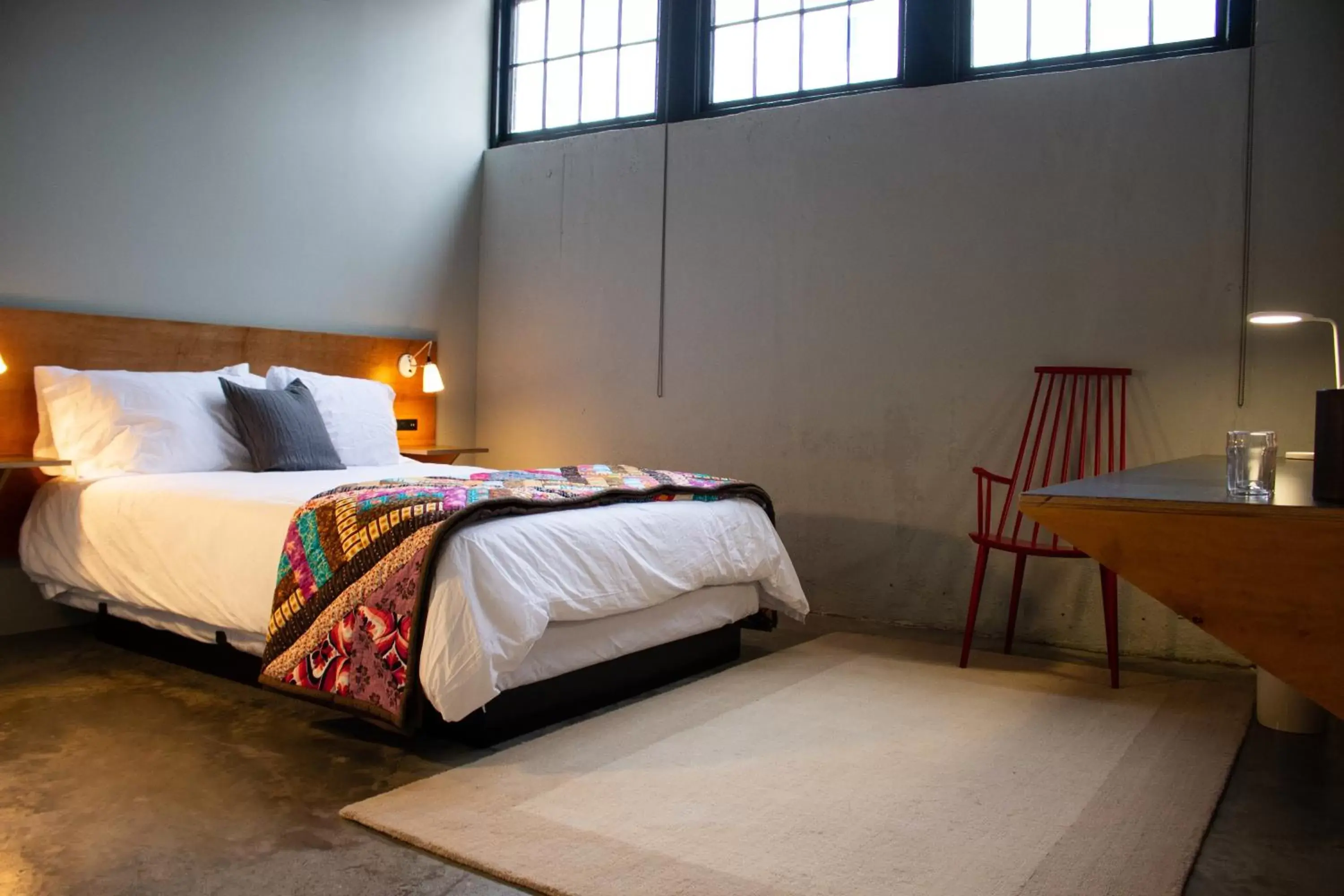 Queen Room - Disability Access in Travelers Hotel Queen Room - Disability Access in Travelers Hotel