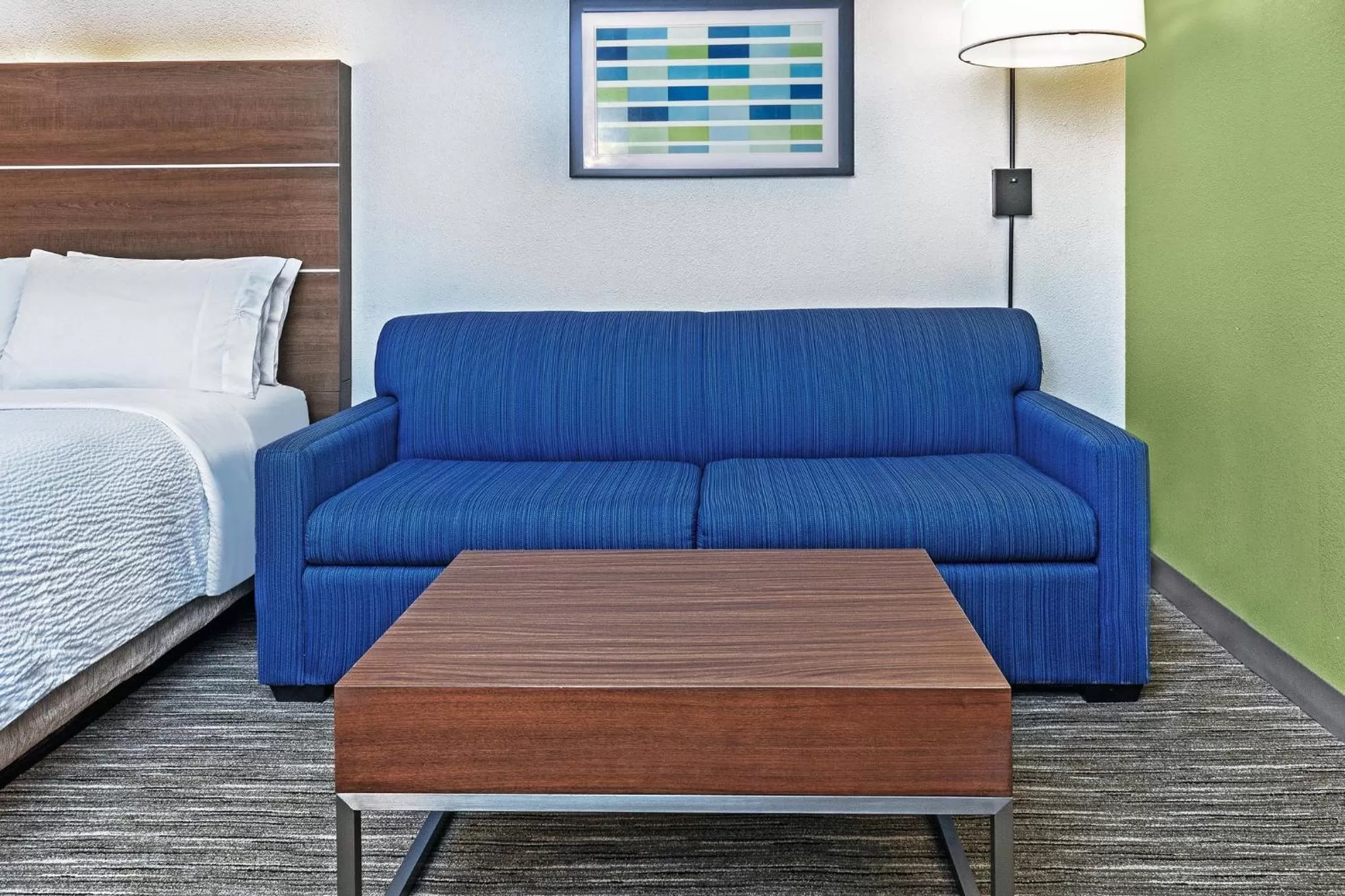 Photo of the whole room, Bed in Holiday Inn Express & Suites Sulphur - Lake Charles by IHG