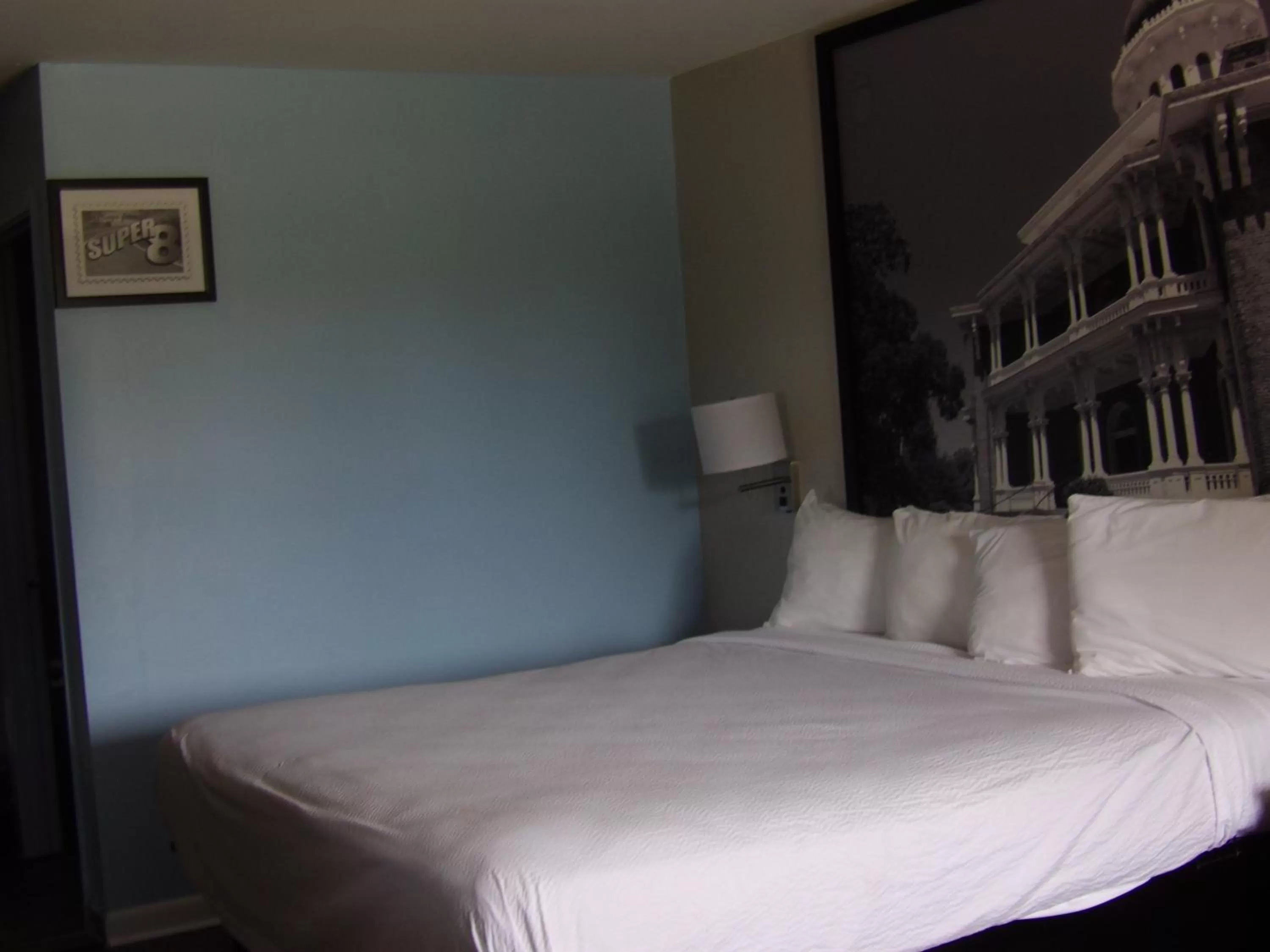 Bed in Super 8 by Wyndham Ocean Springs Biloxi