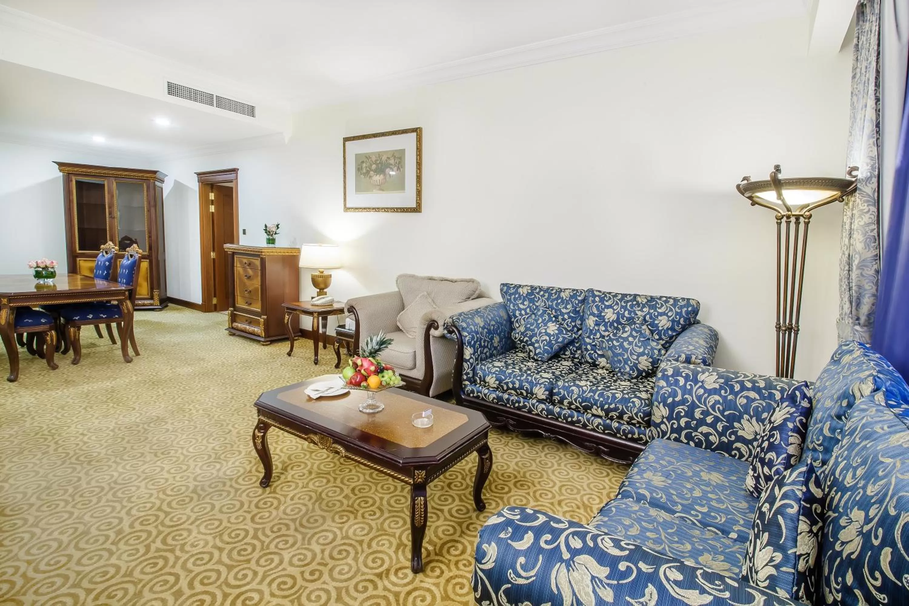 Living room in Grand Excelsior Hotel Bur Dubai