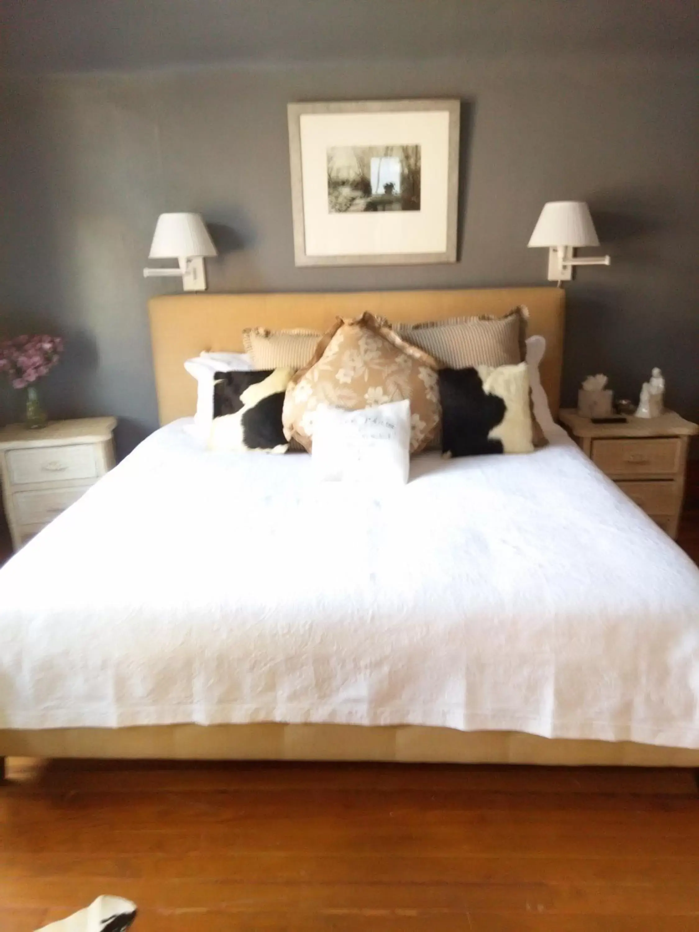 Deluxe Double Room with Balcony in Off Broadway B & B Deluxe Double Room with Balcony in Off Broadway B & B