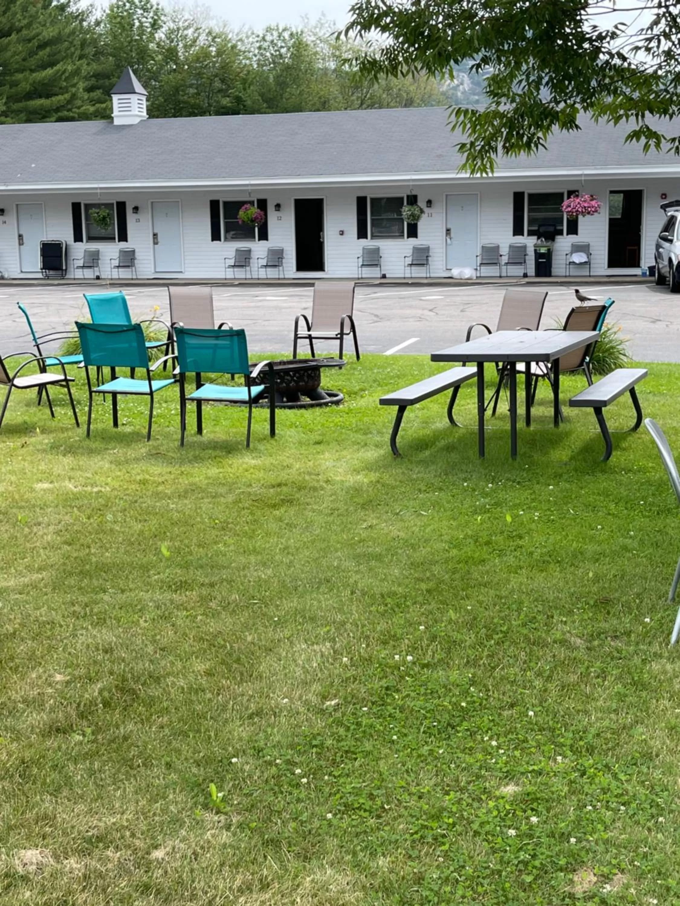 sunbed in Colonial Motel