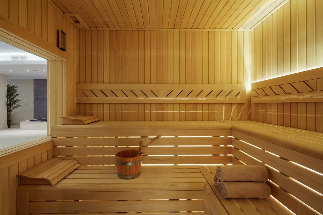 Sauna in DoubleTree by Hilton Hotel Istanbul - Tuzla