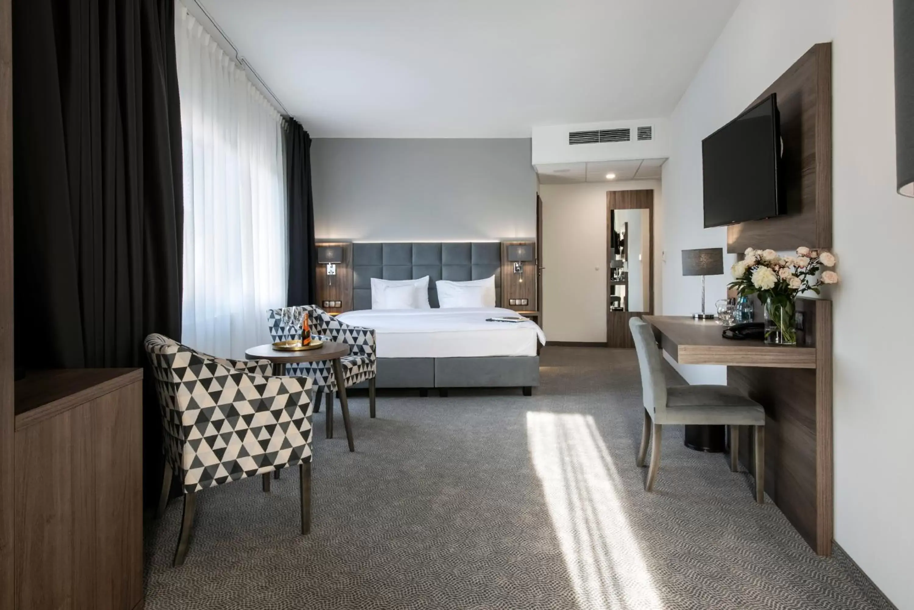 Superior Double Room - single occupancy in DB Hotel Wrocław Superior Double Room - single occupancy in DB Hotel Wrocław