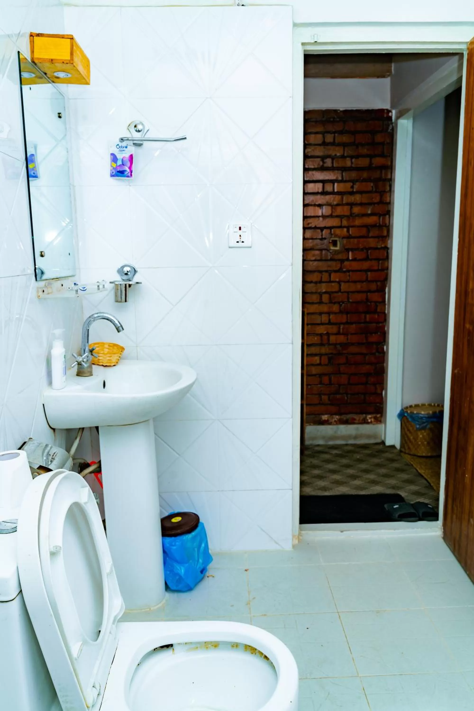 Bathroom in Silu Homes by Hostmandu