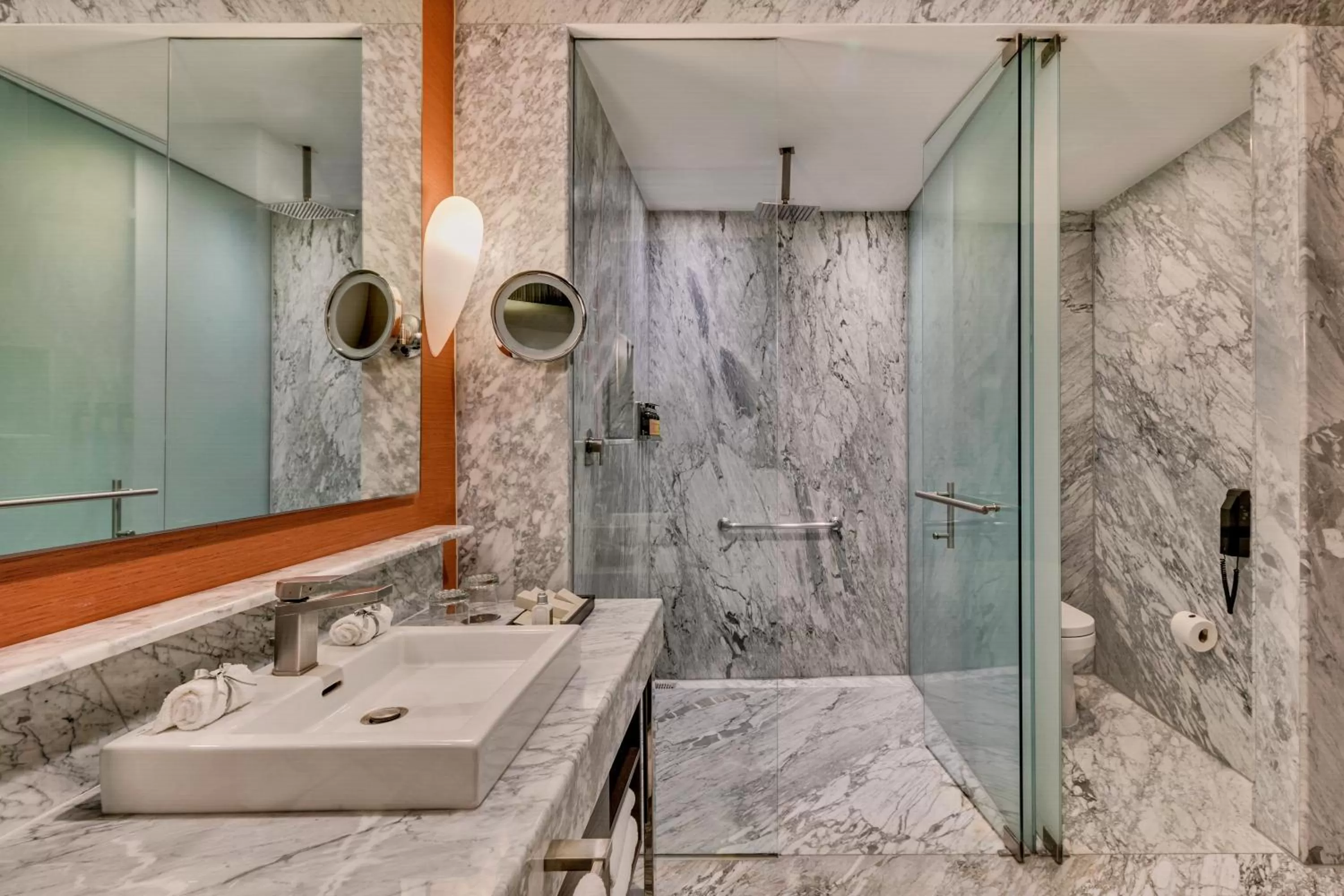 Shower in Grand Fiesta Americana Puebla Angelópolis