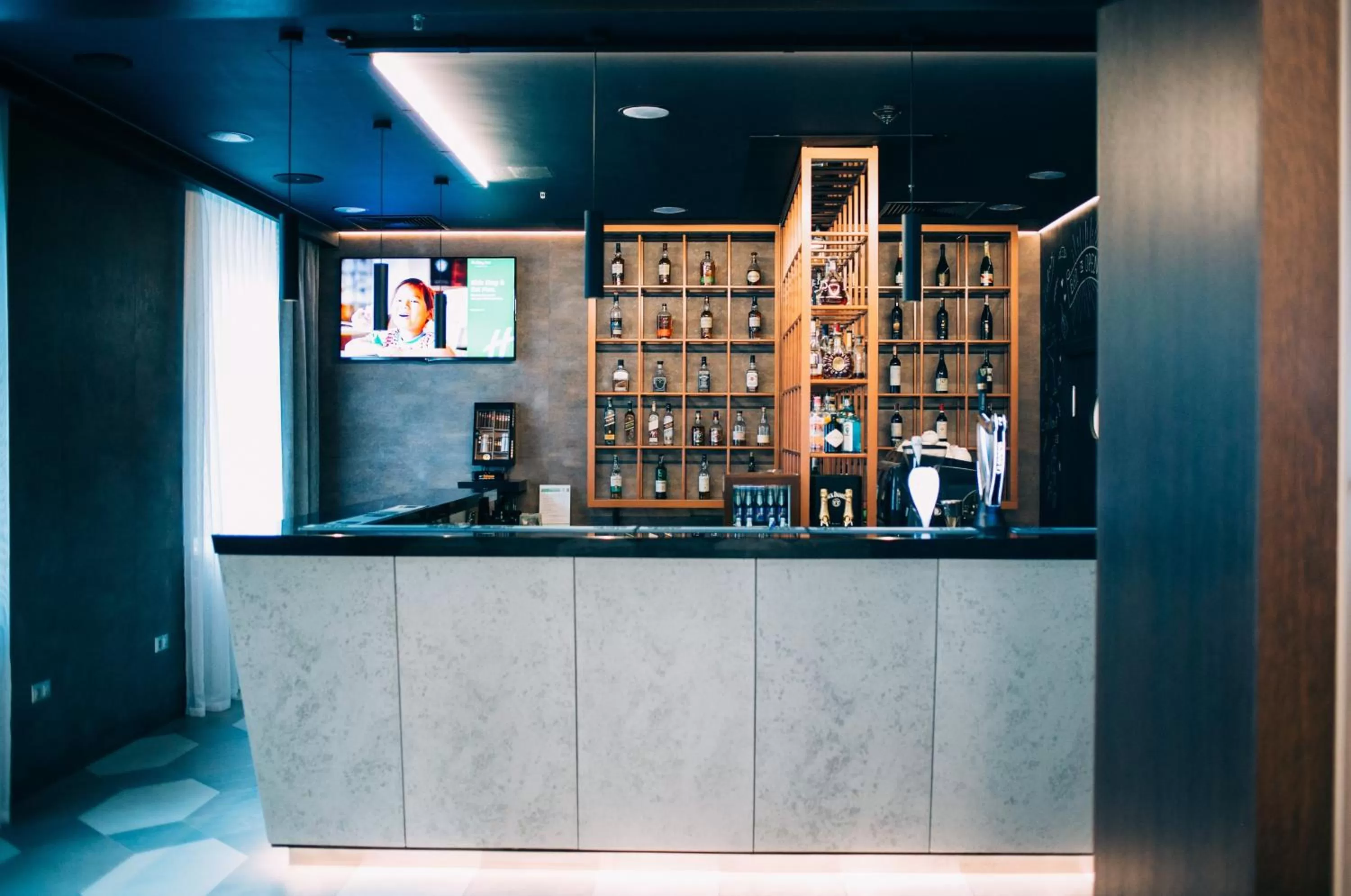 Lounge or bar in Holiday Inn Krakow City Centre by IHG