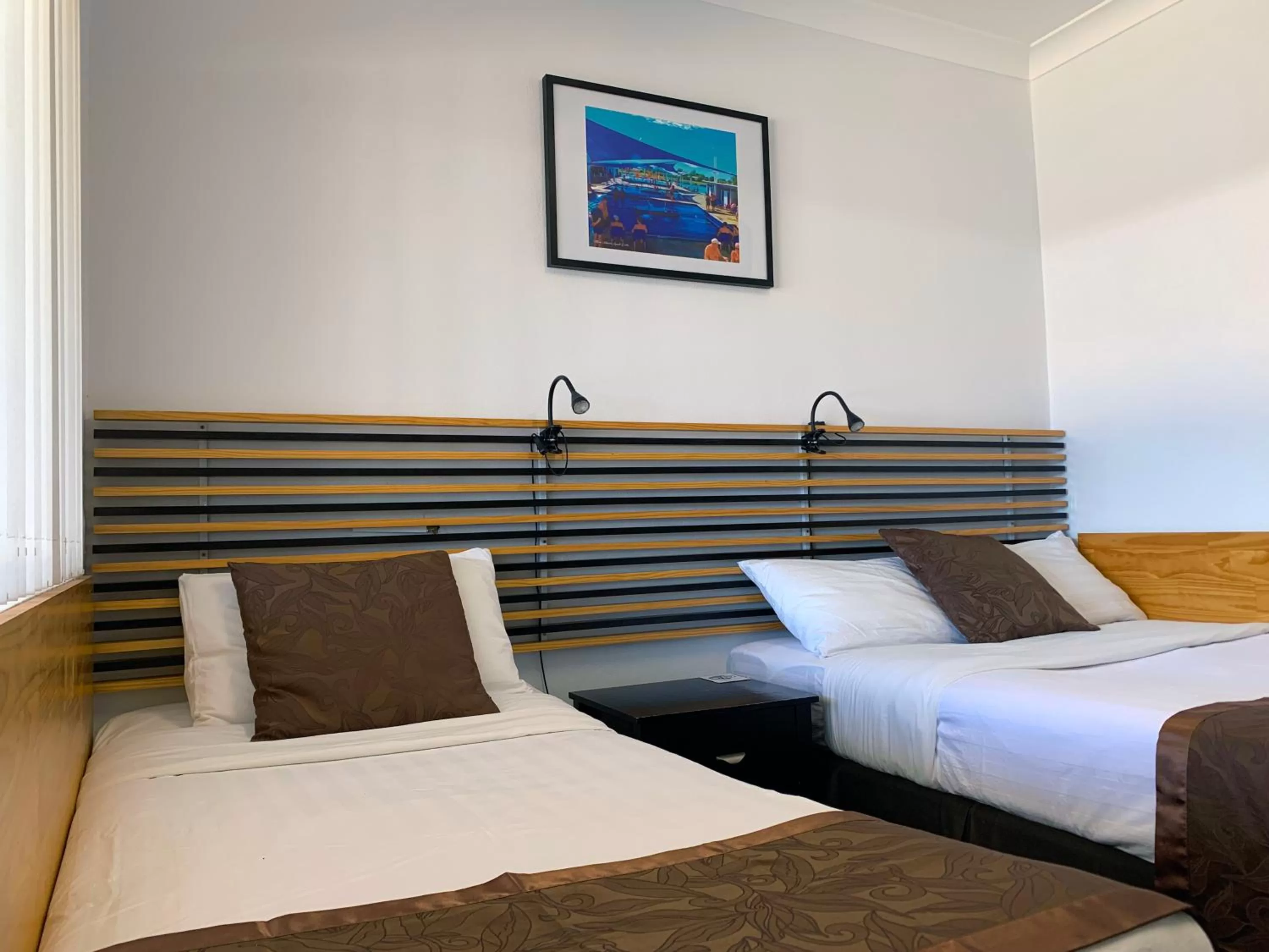 Bed in Baths Motel Moree