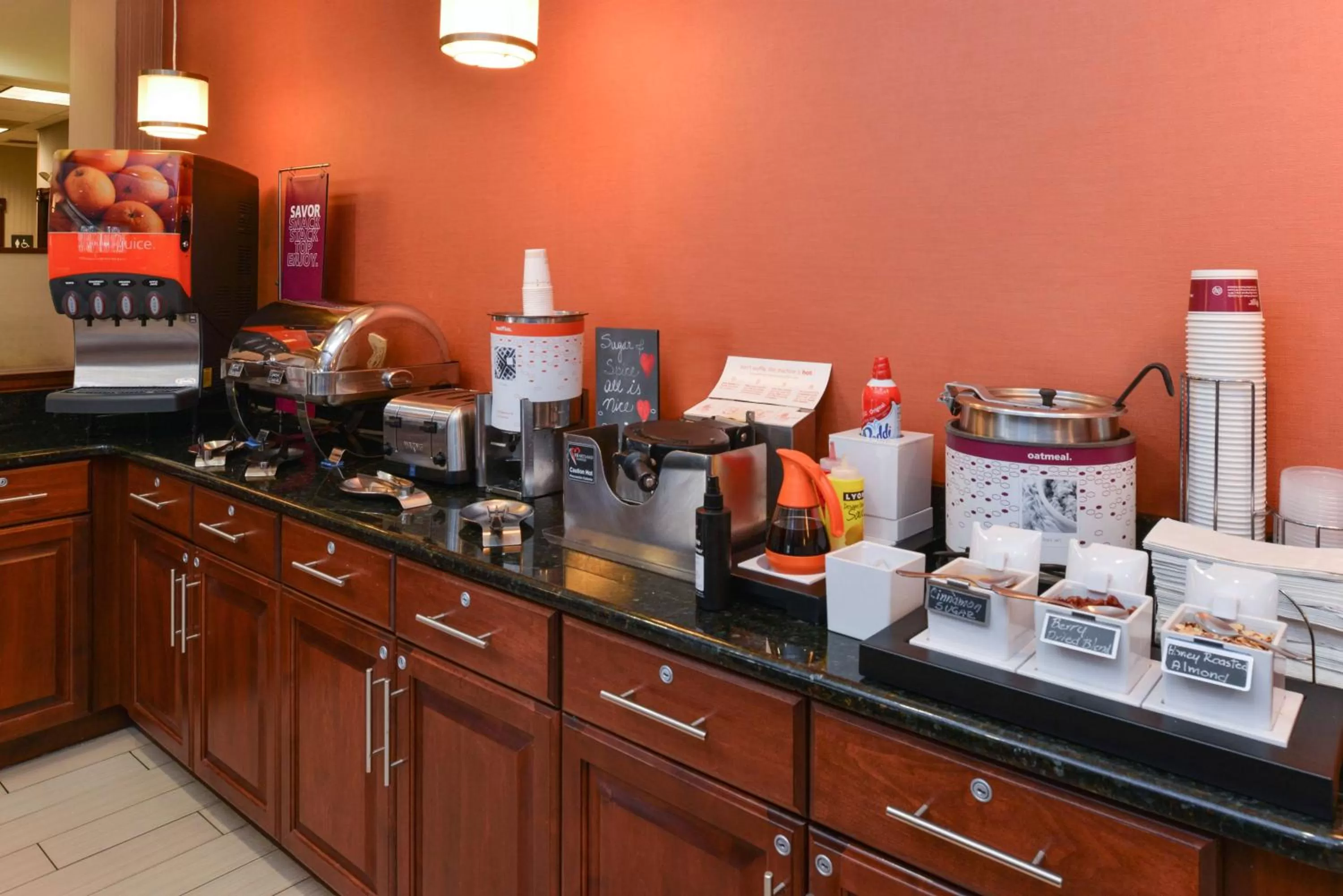 Breakfast in Hampton Inn College Park