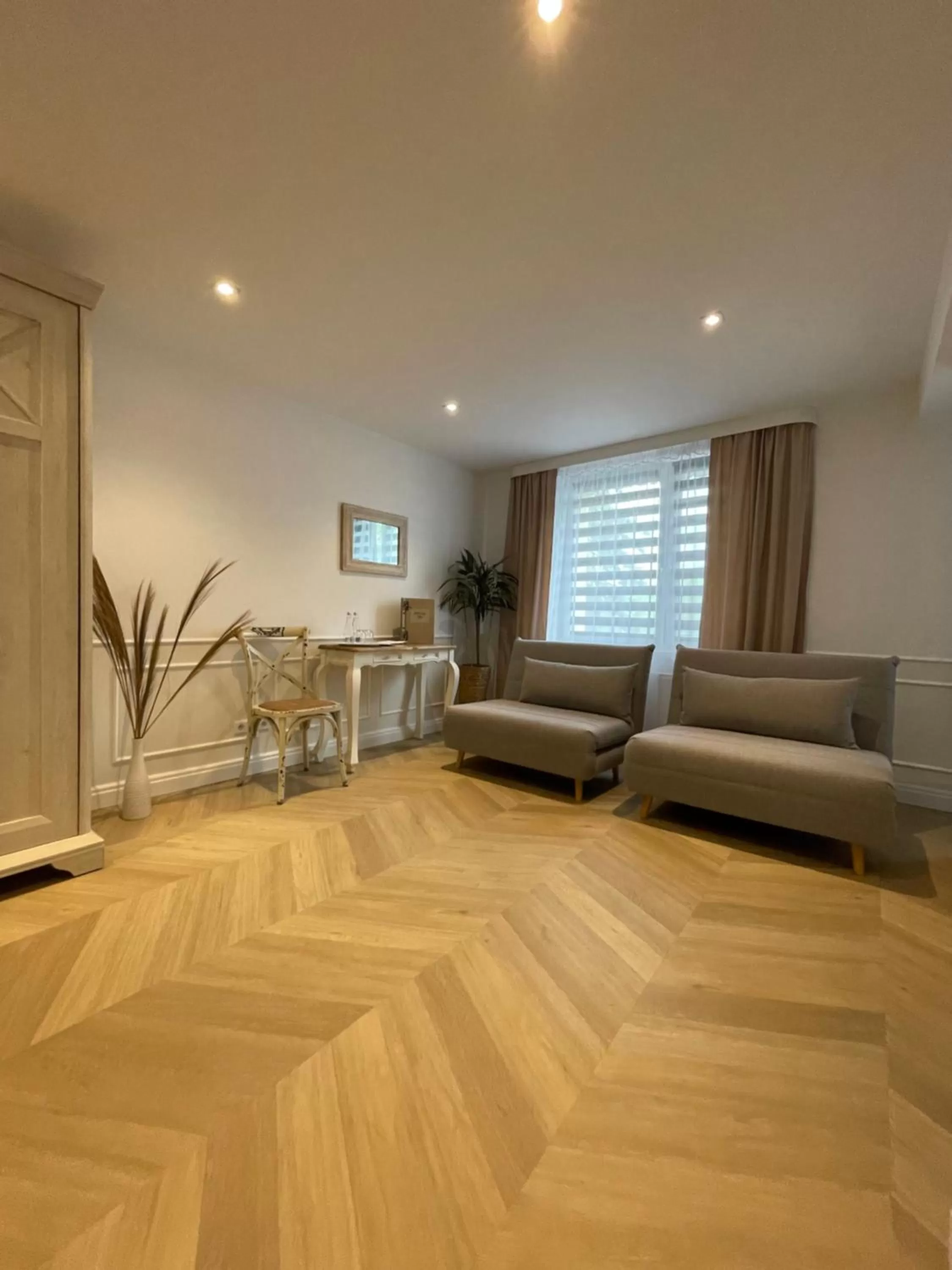 Seating area in Złoty Lin