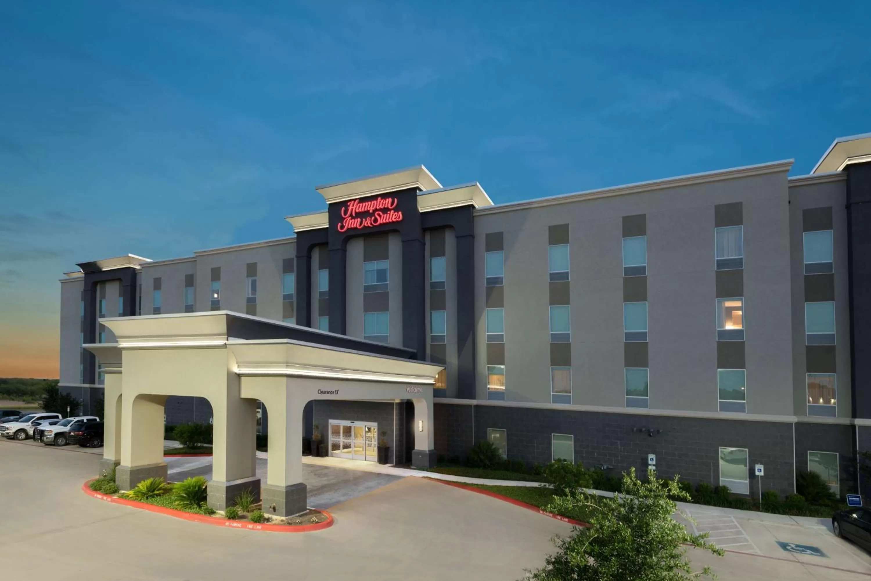 Property building in Hampton Inn & Suites San Antonio Brooks City Base, TX