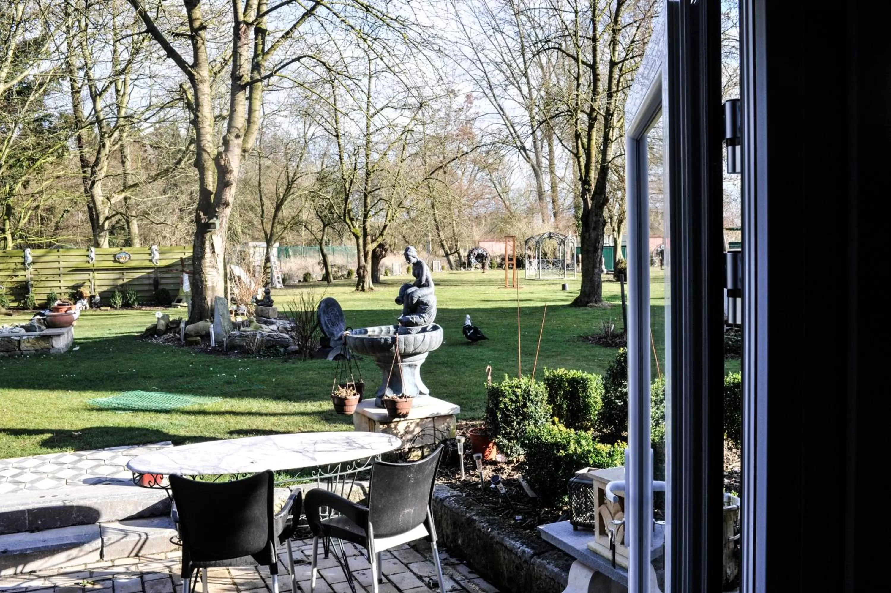 Garden view in B&B De Dubbelmolen