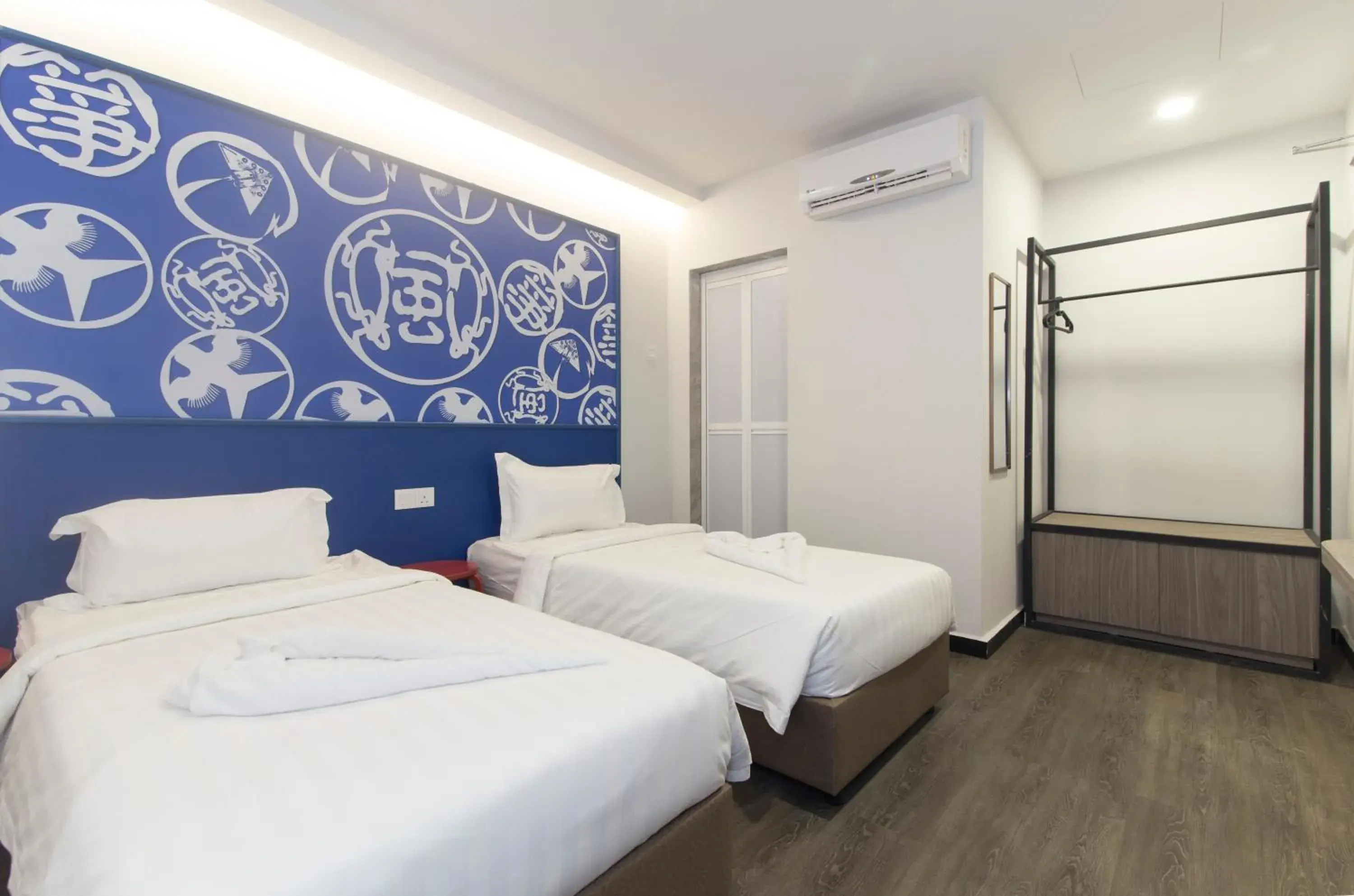 Deluxe Twin Room in Kitez Hotel & Bunkz Deluxe Twin Room in Kitez Hotel & Bunkz