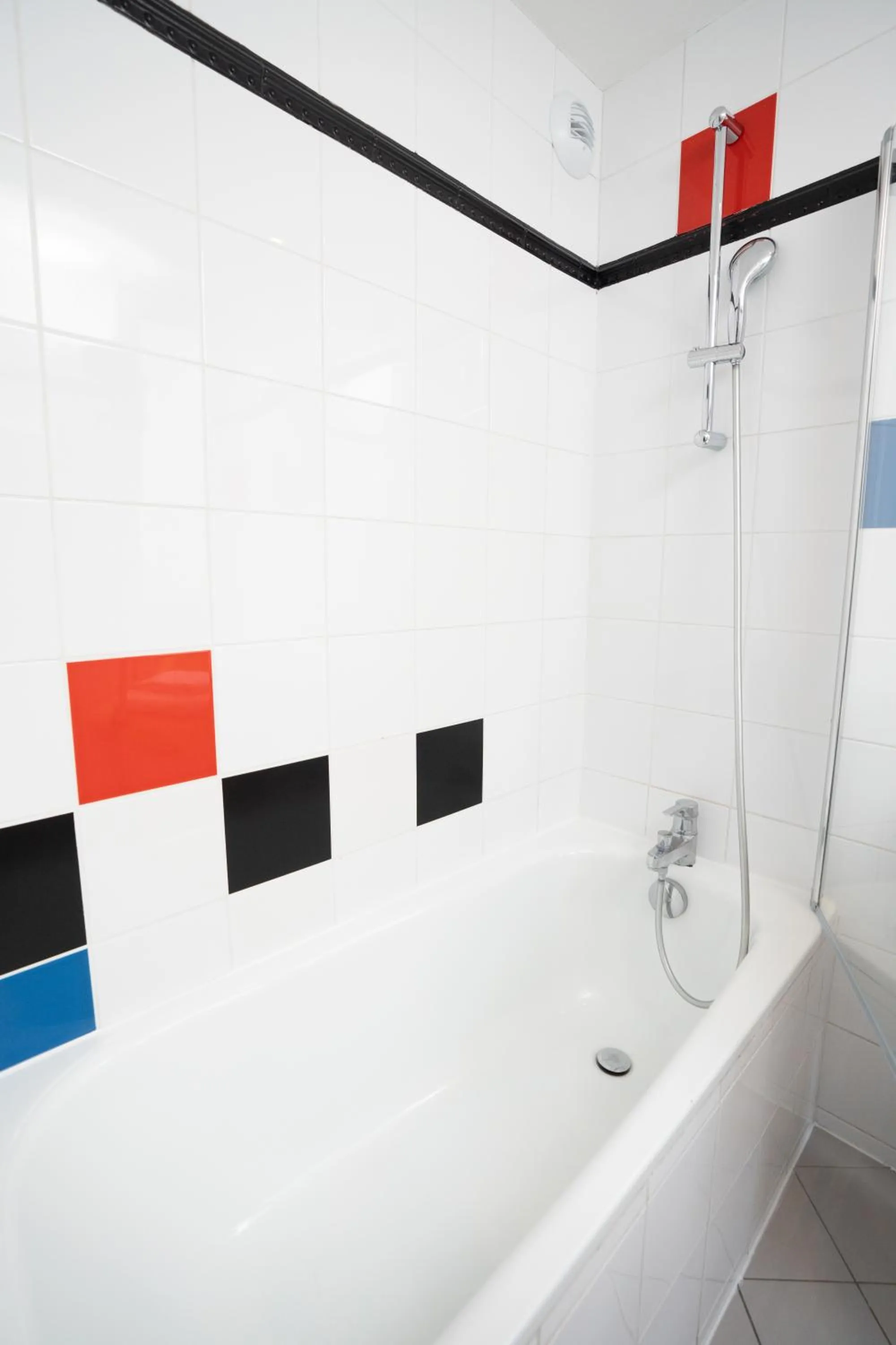 Bathroom in Hôtel Du Mont Dore Batignolles