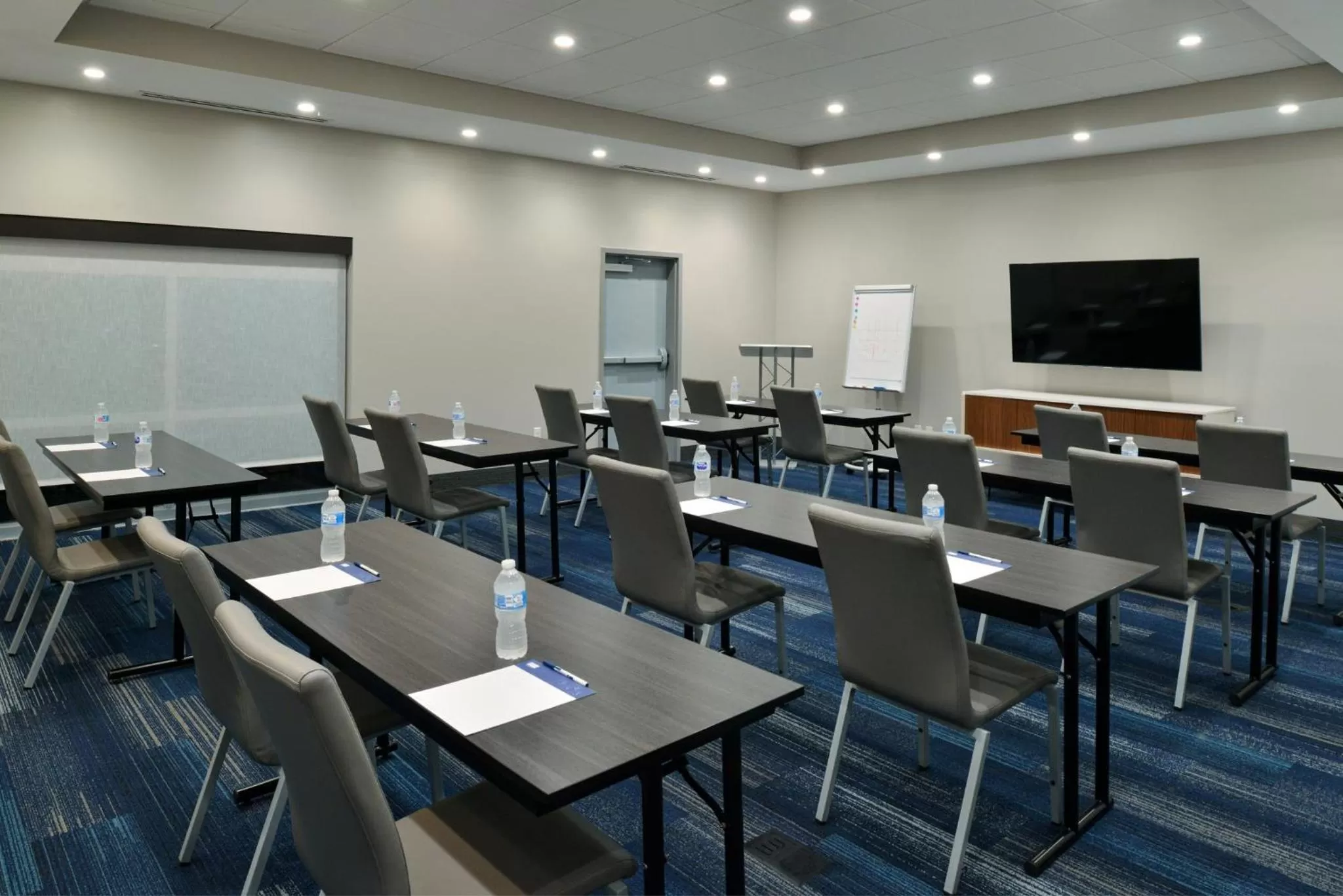 Meeting/conference room in Holiday Inn Express Orlando - South Park by IHG
