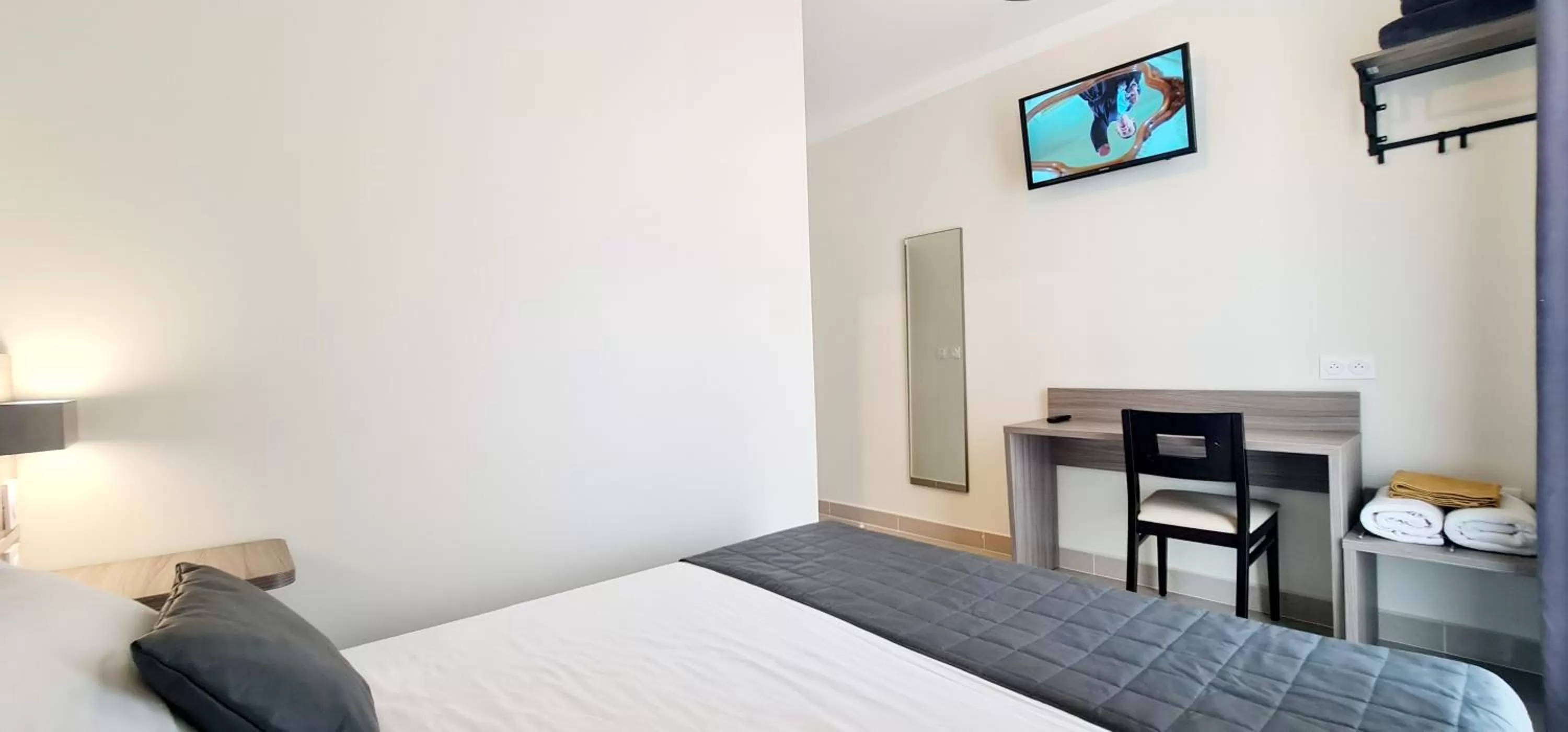 Bedroom, Bed in ESPERANCE HOTEL