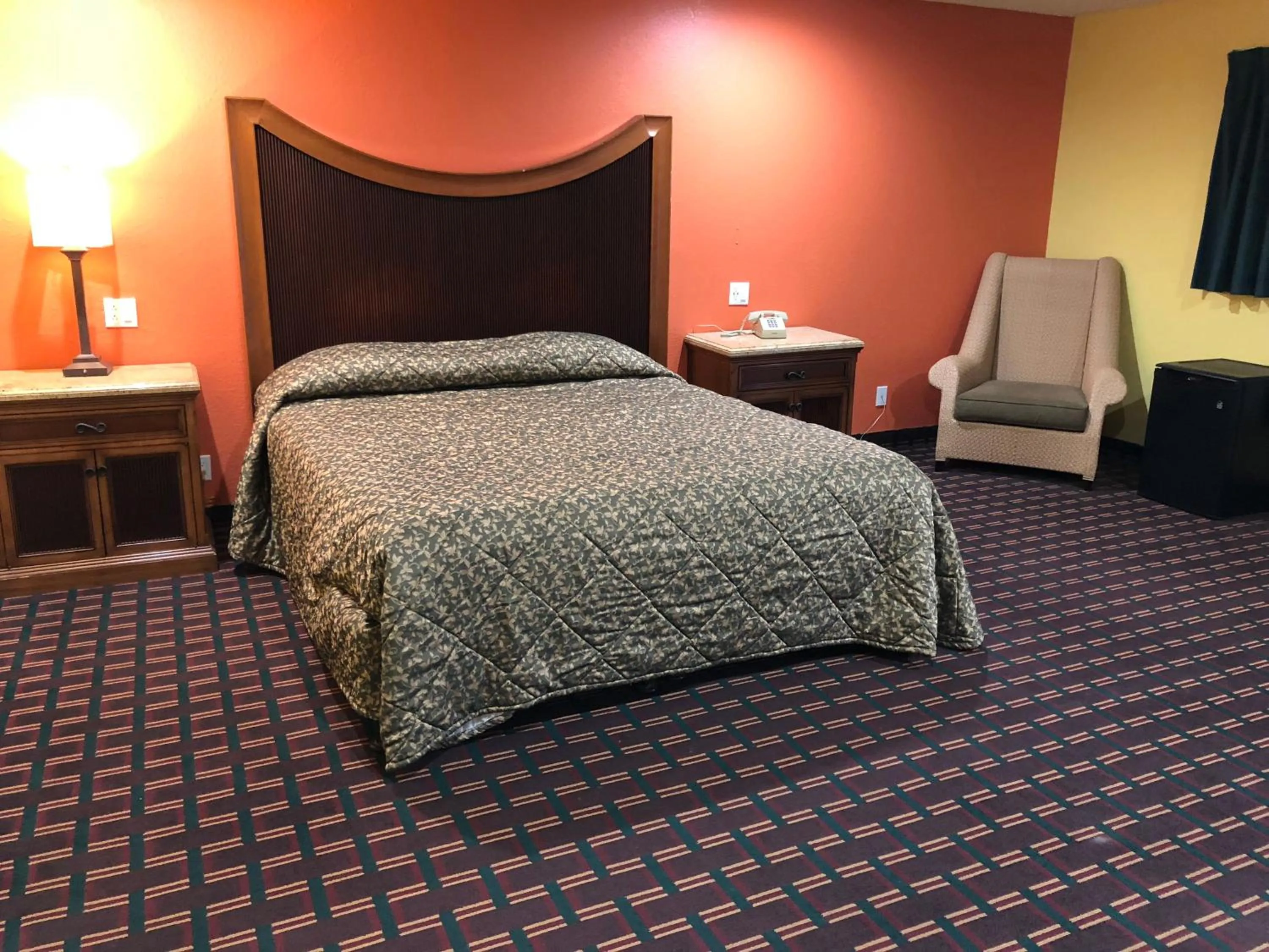 Bed in Los Angeles Inn & Suites - LAX