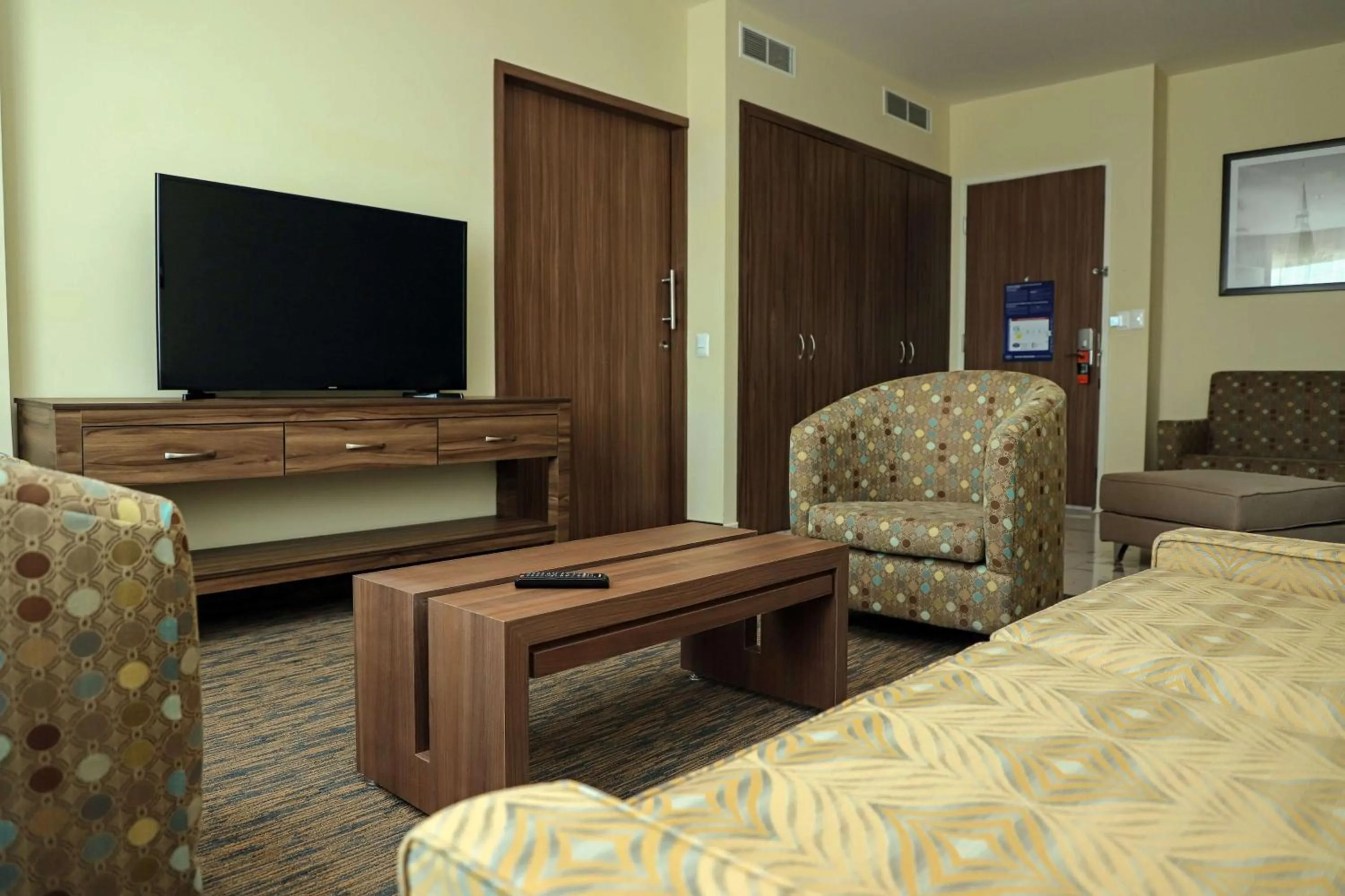 Bedroom, Bed in Hampton Inn by Hilton Irapuato