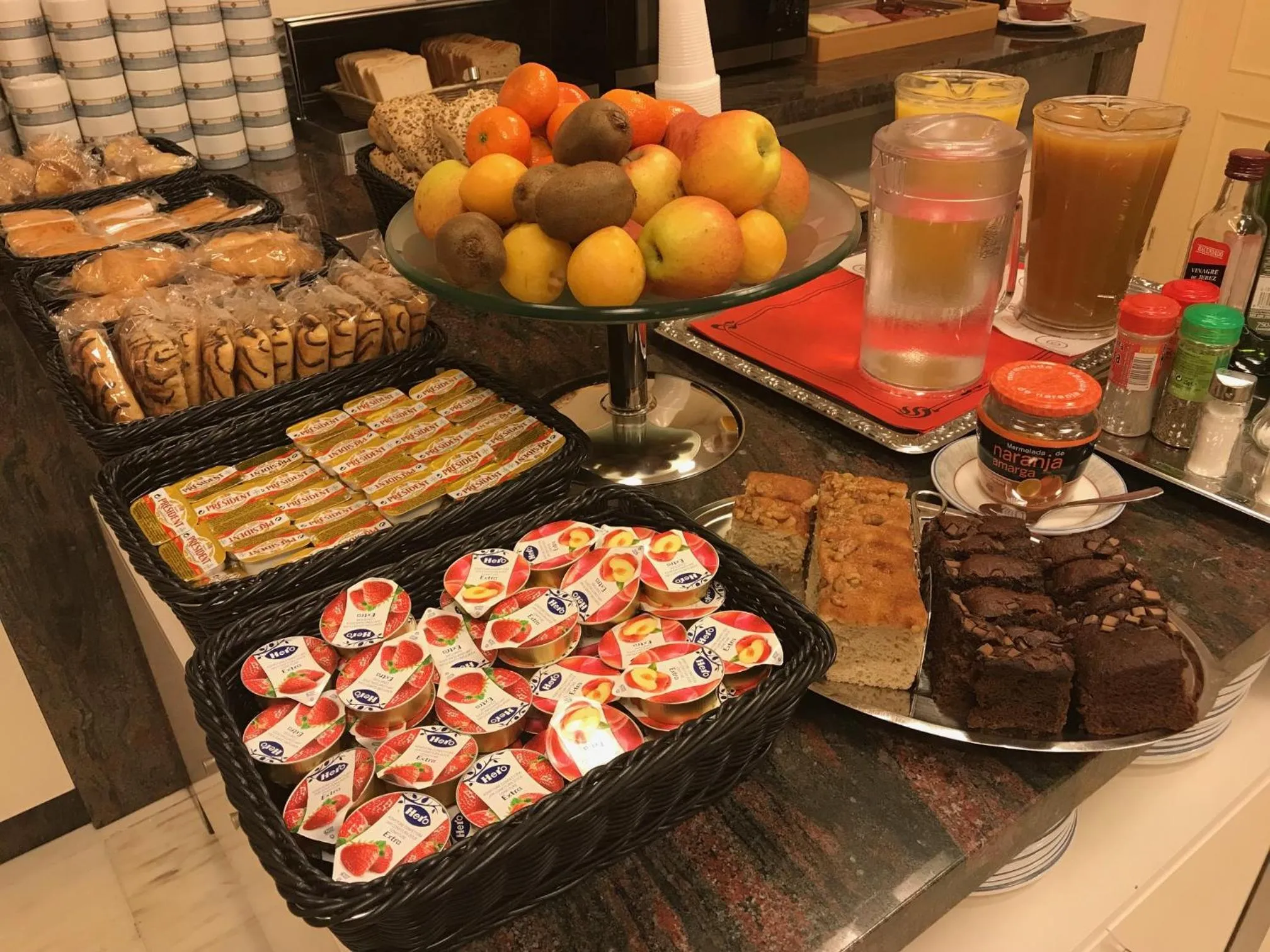 Food and drinks in Hotel Adsubia