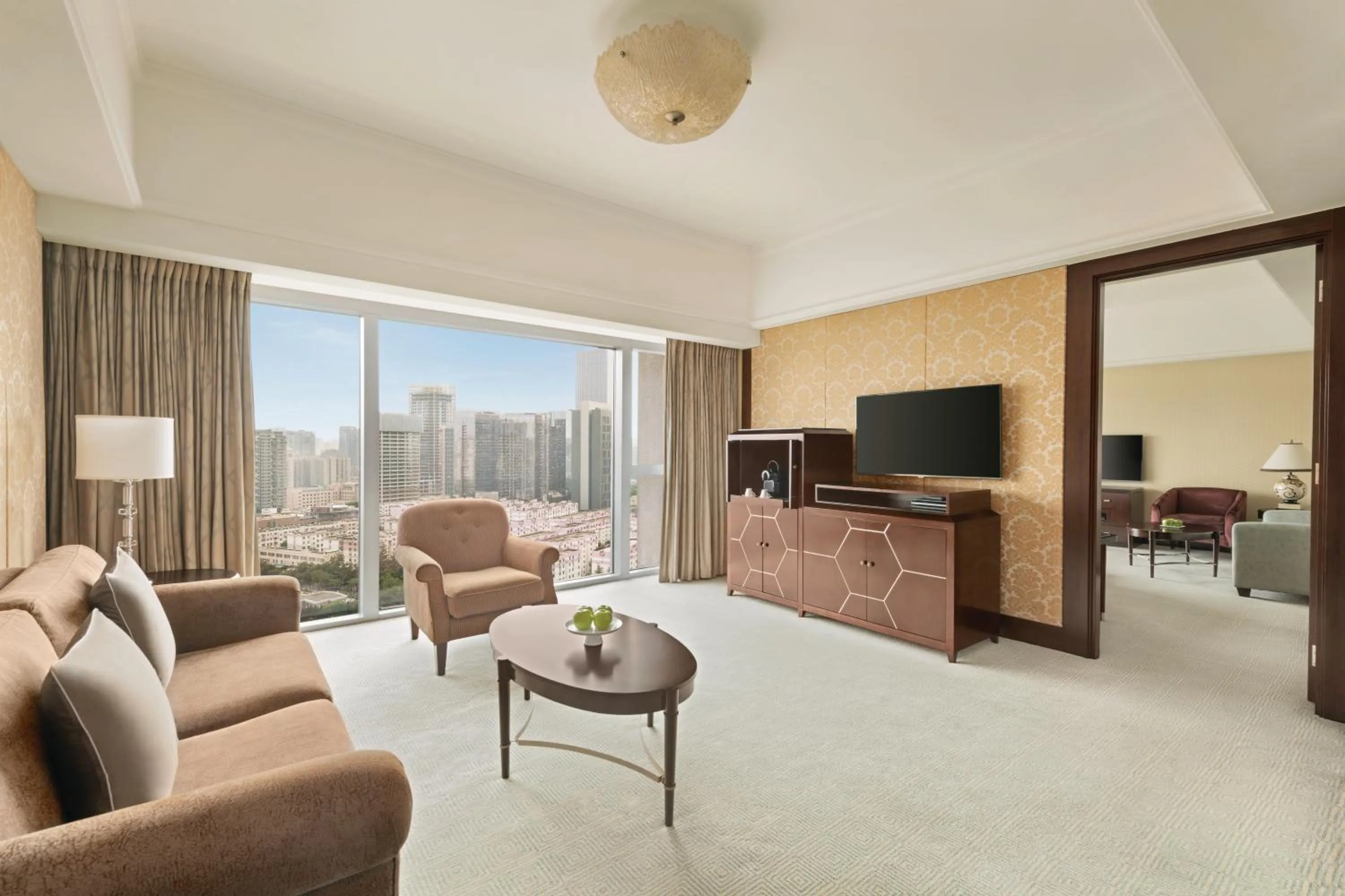 TV and multimedia in Shangri-La Xian