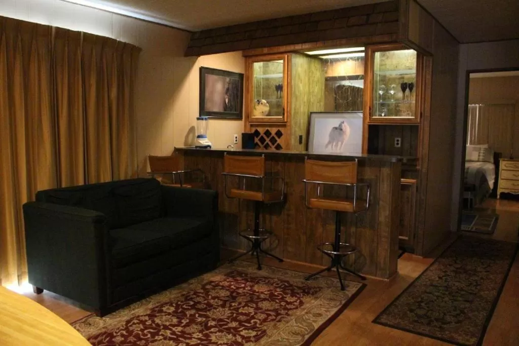 Two-Bedroom House in Lakeshore Lodge