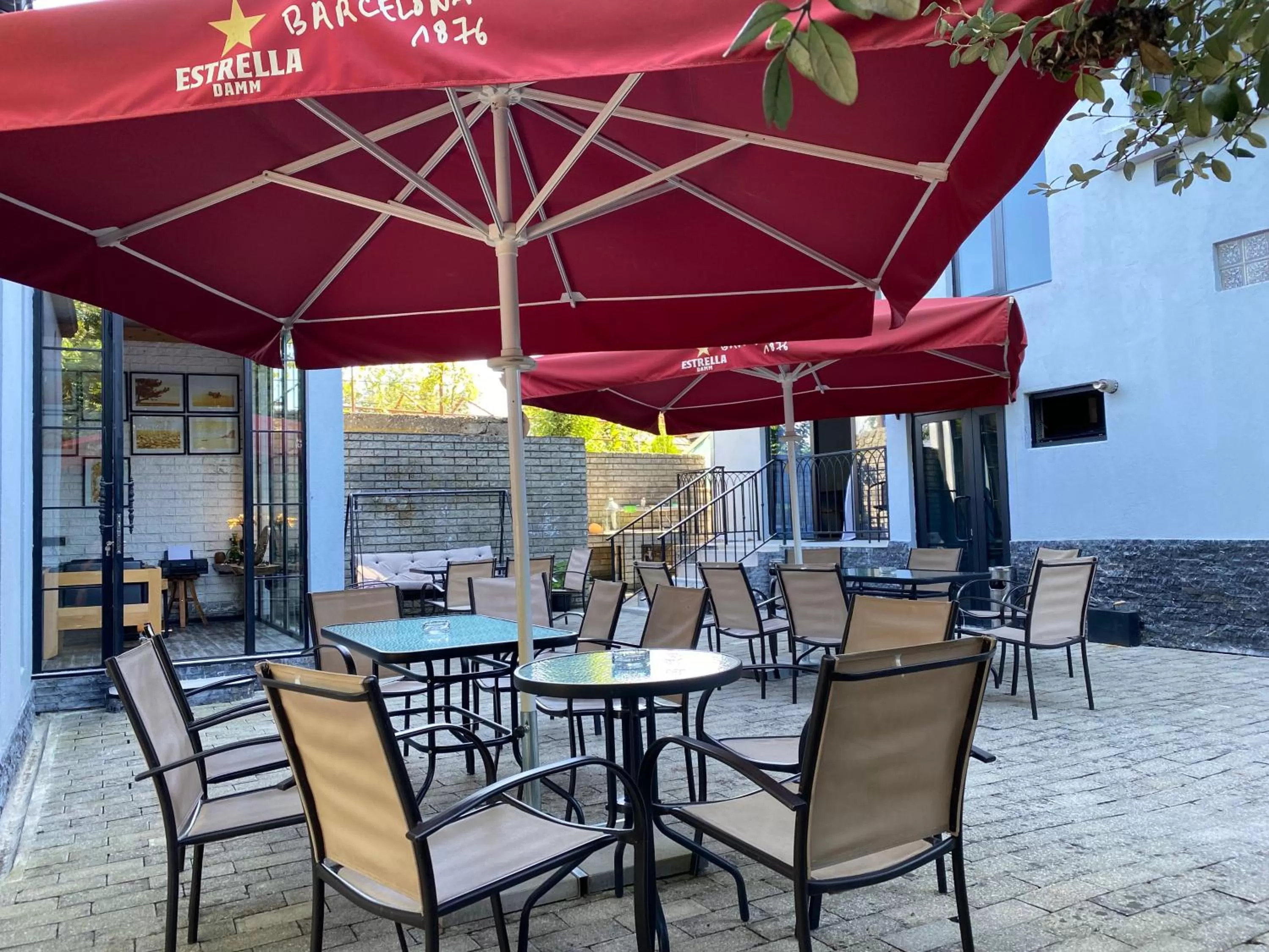 Seating area, Restaurant/Places to Eat in Level Up Hotel & Restaurant