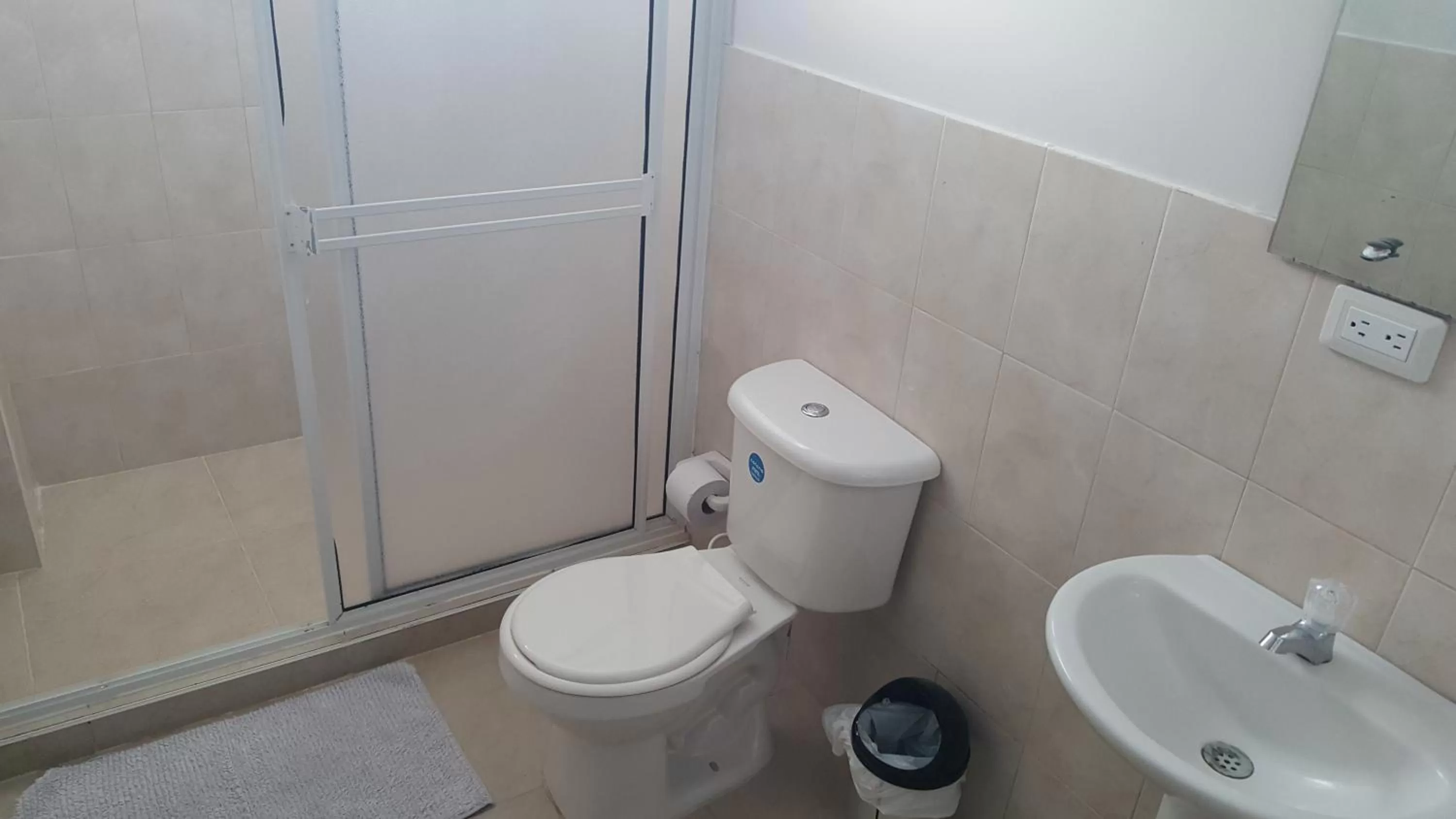 Bathroom in Caribbean Island Hotel Piso 2