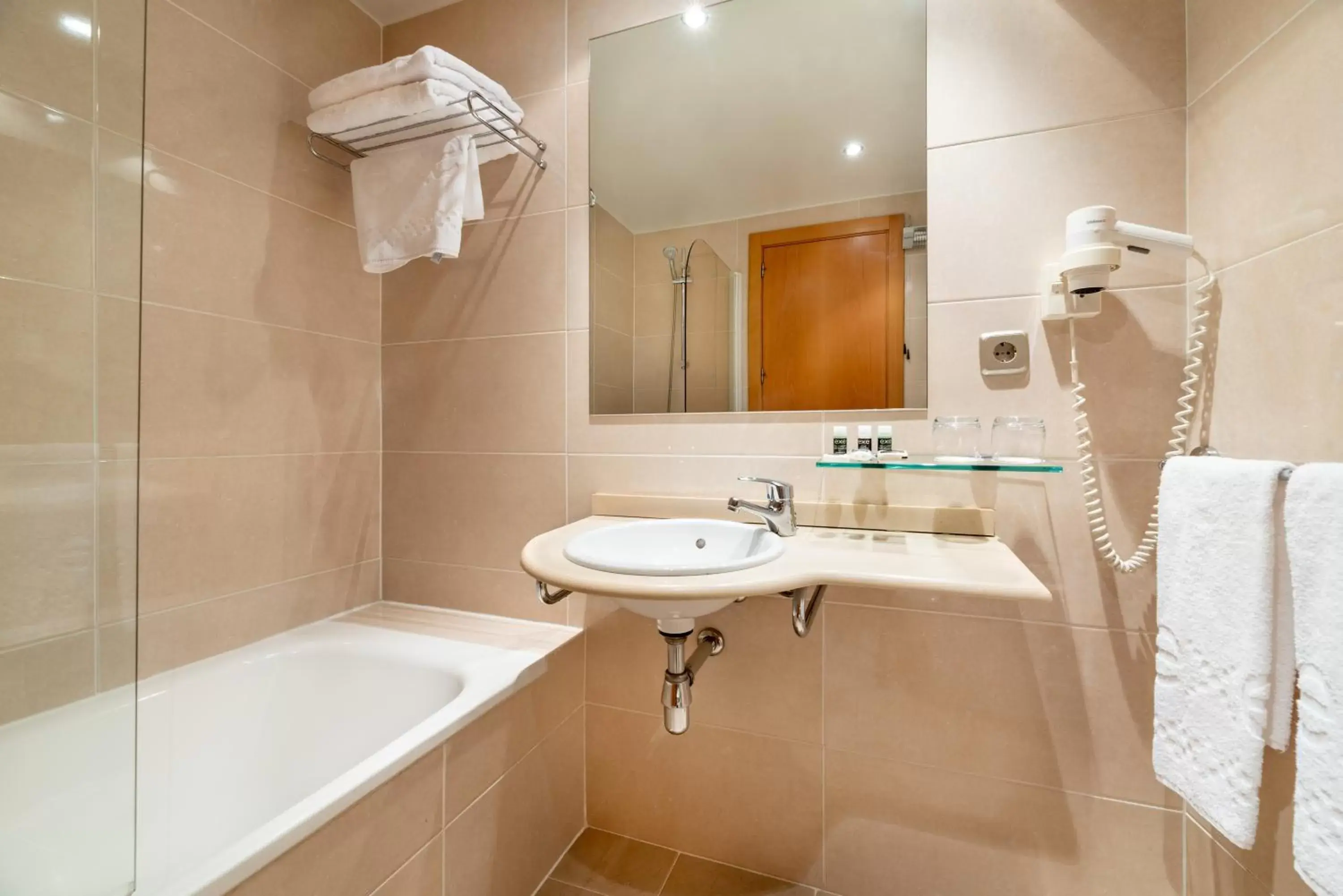 Double Room with View in Exe Puerta San Pedro Double Room with View in Exe Puerta San Pedro