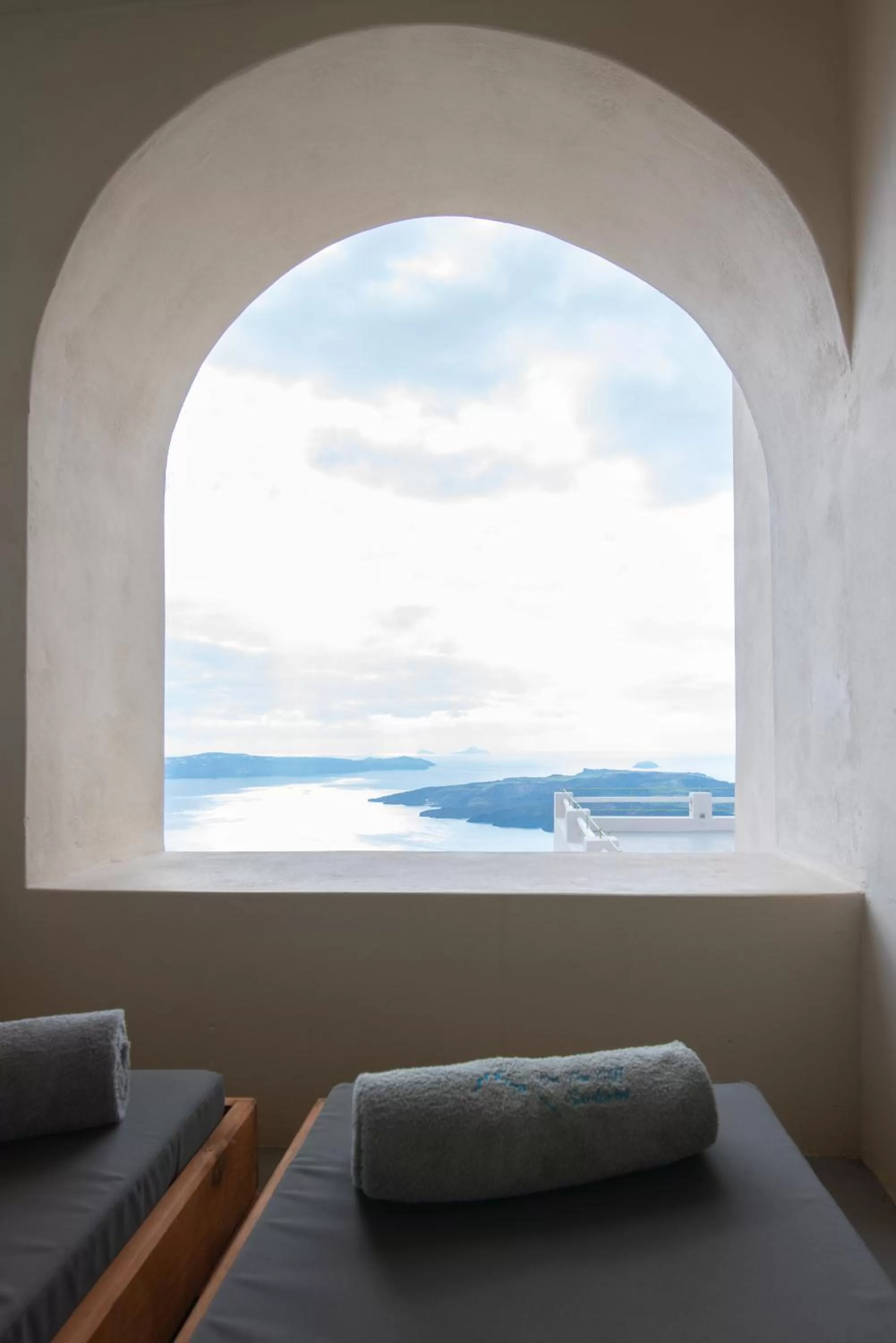 Bed in Caldera Cliff Illusion