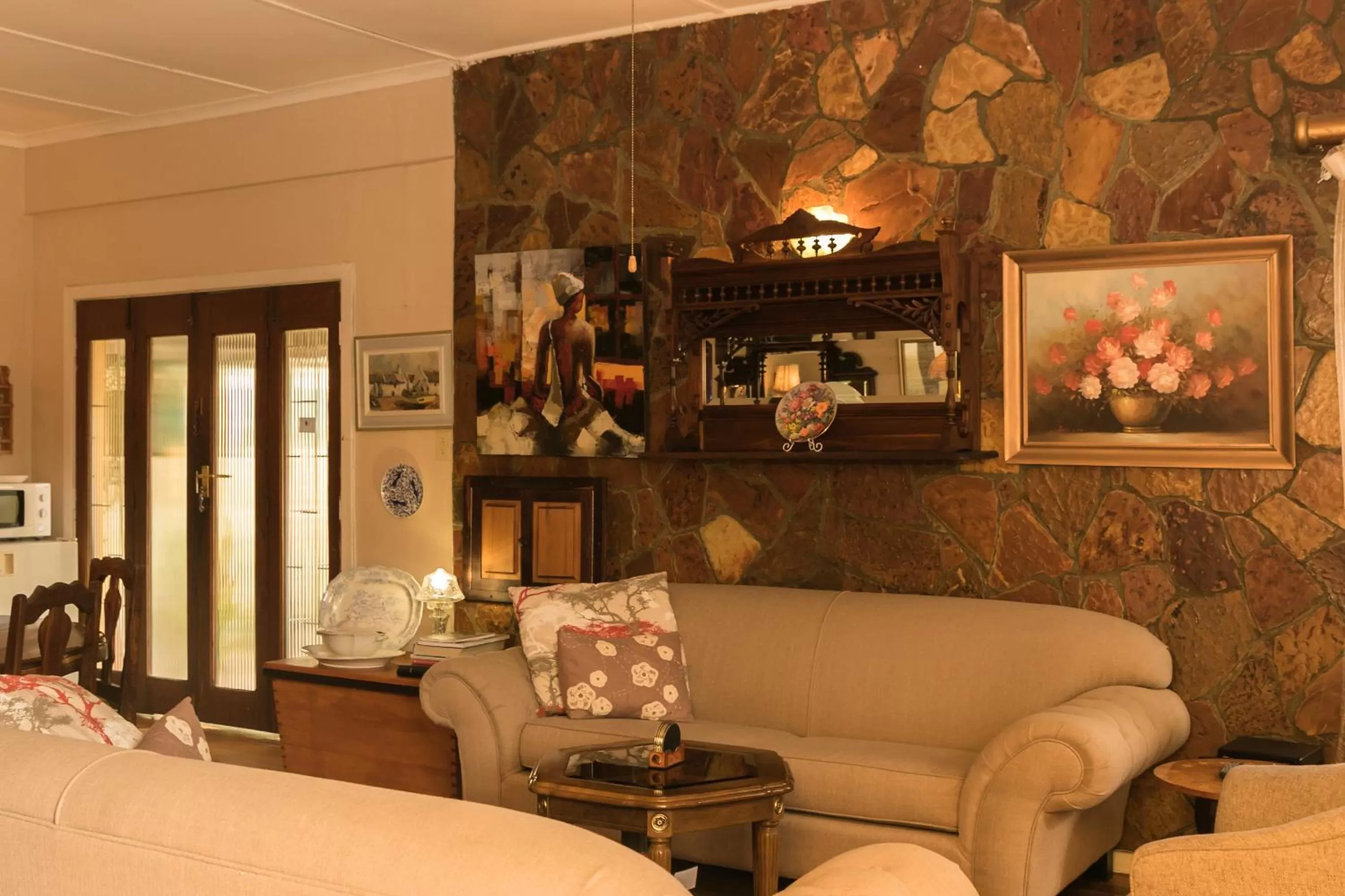 Living room, Lounge/Bar in Beau & I