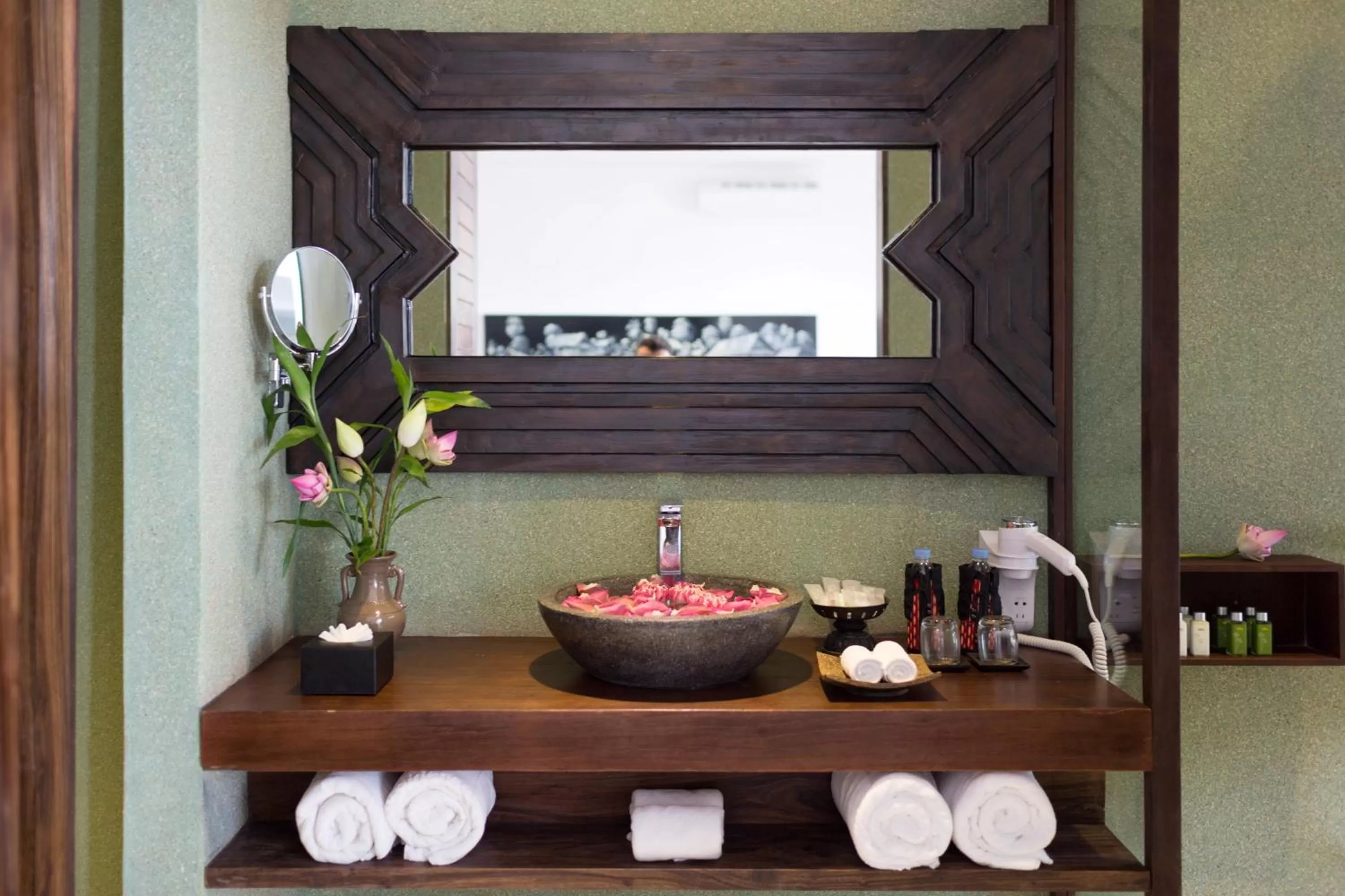 Bathroom in Golden Temple Retreat