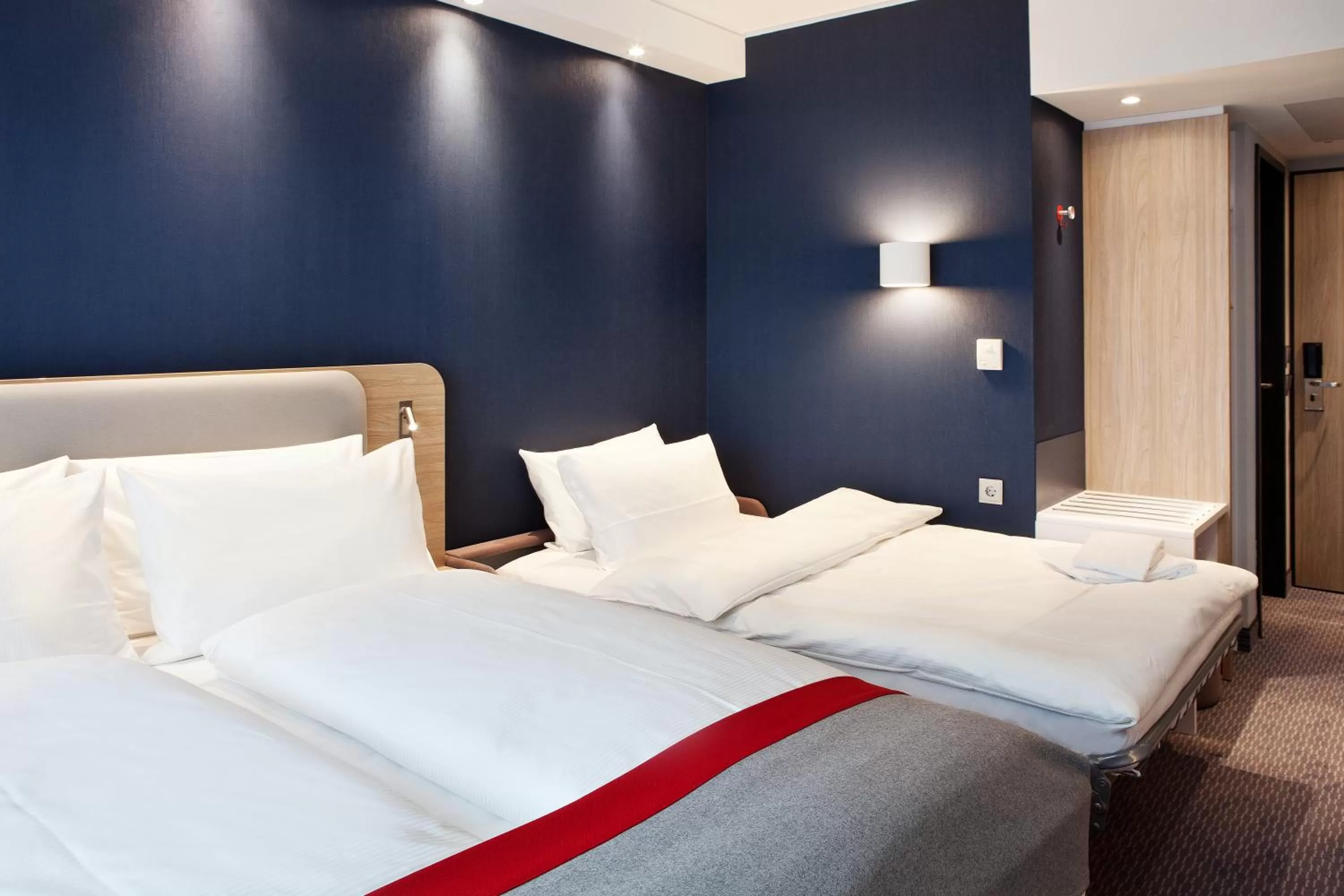 Bed in Holiday Inn Express - Offenburg by IHG