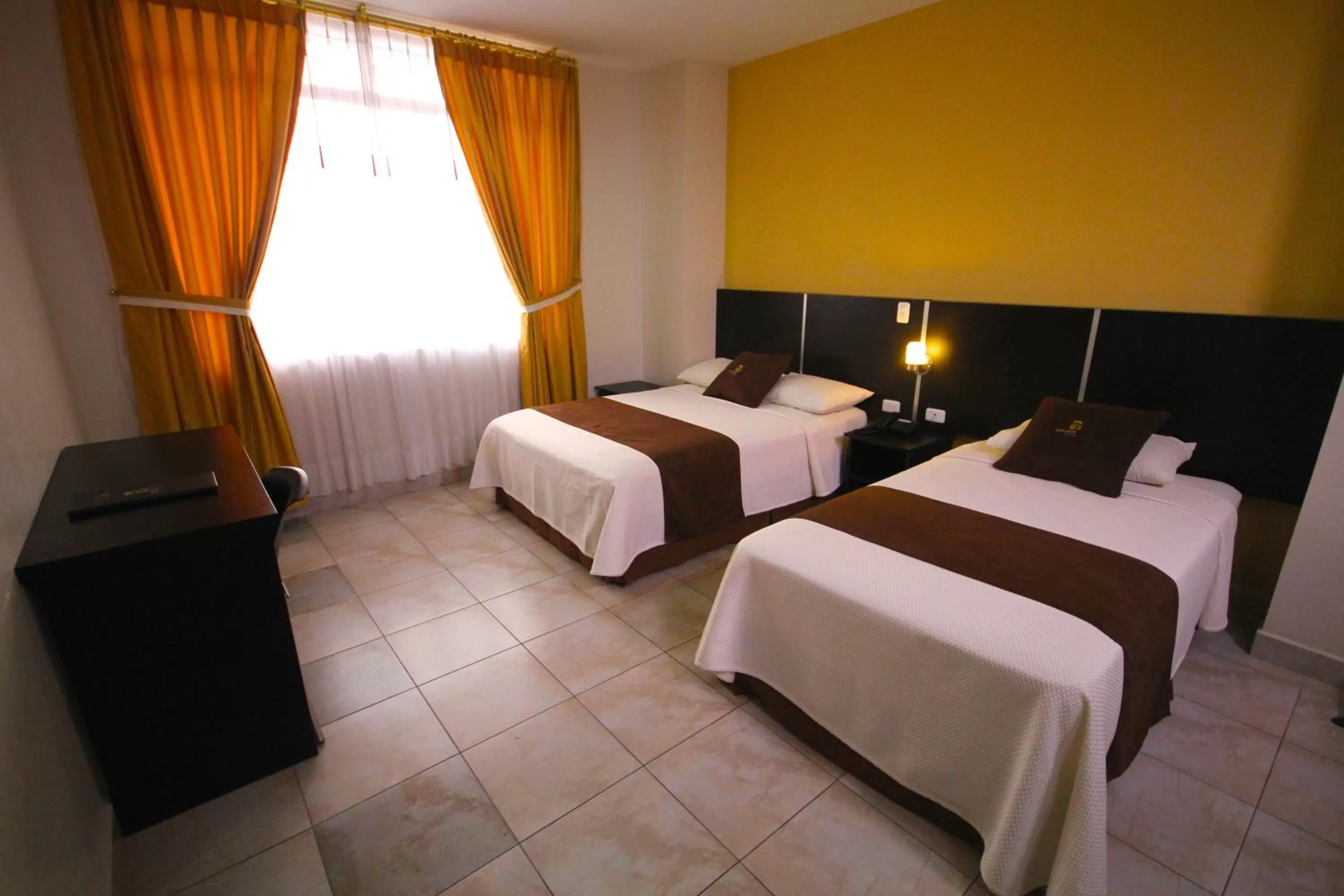 Twin Room in Hotel Golden Vista