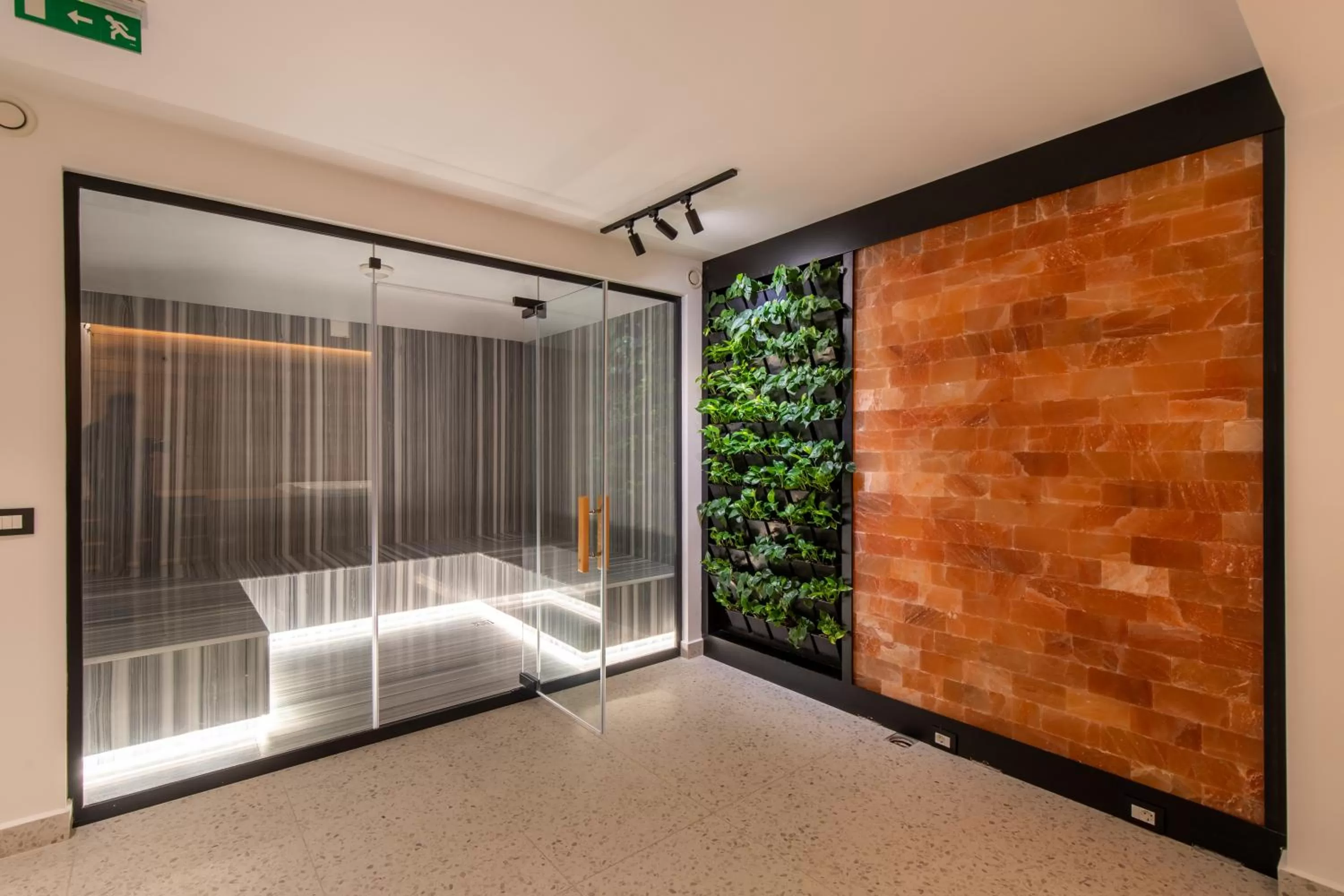 Hot Tub in Moncafe BoutiqueHotel Spa