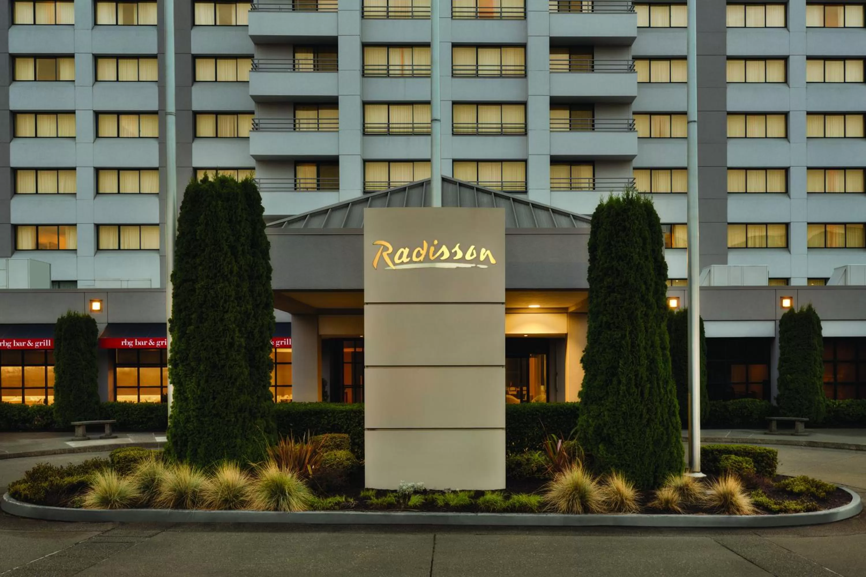 Property building in Radisson Hotel Seattle Airport
