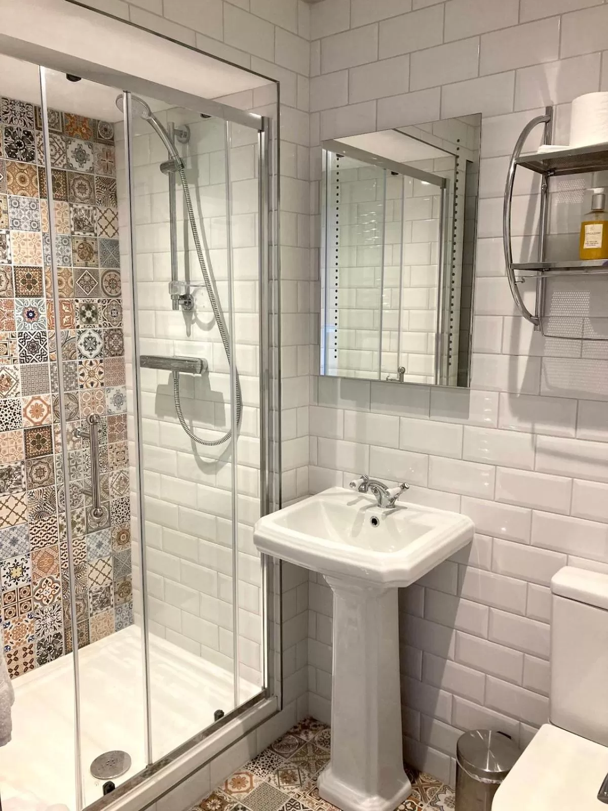 Shower in St George's Guest House