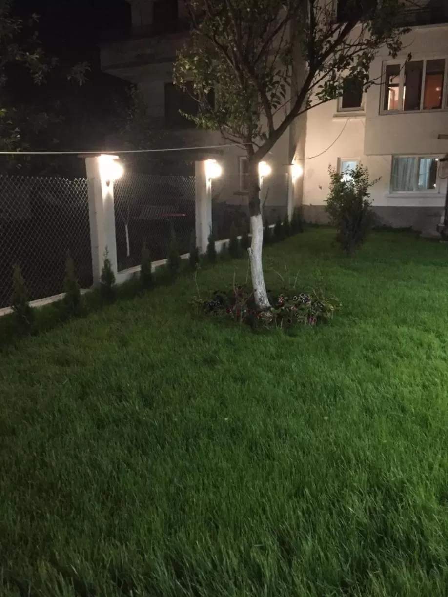 Garden in Family Hotel Malibu