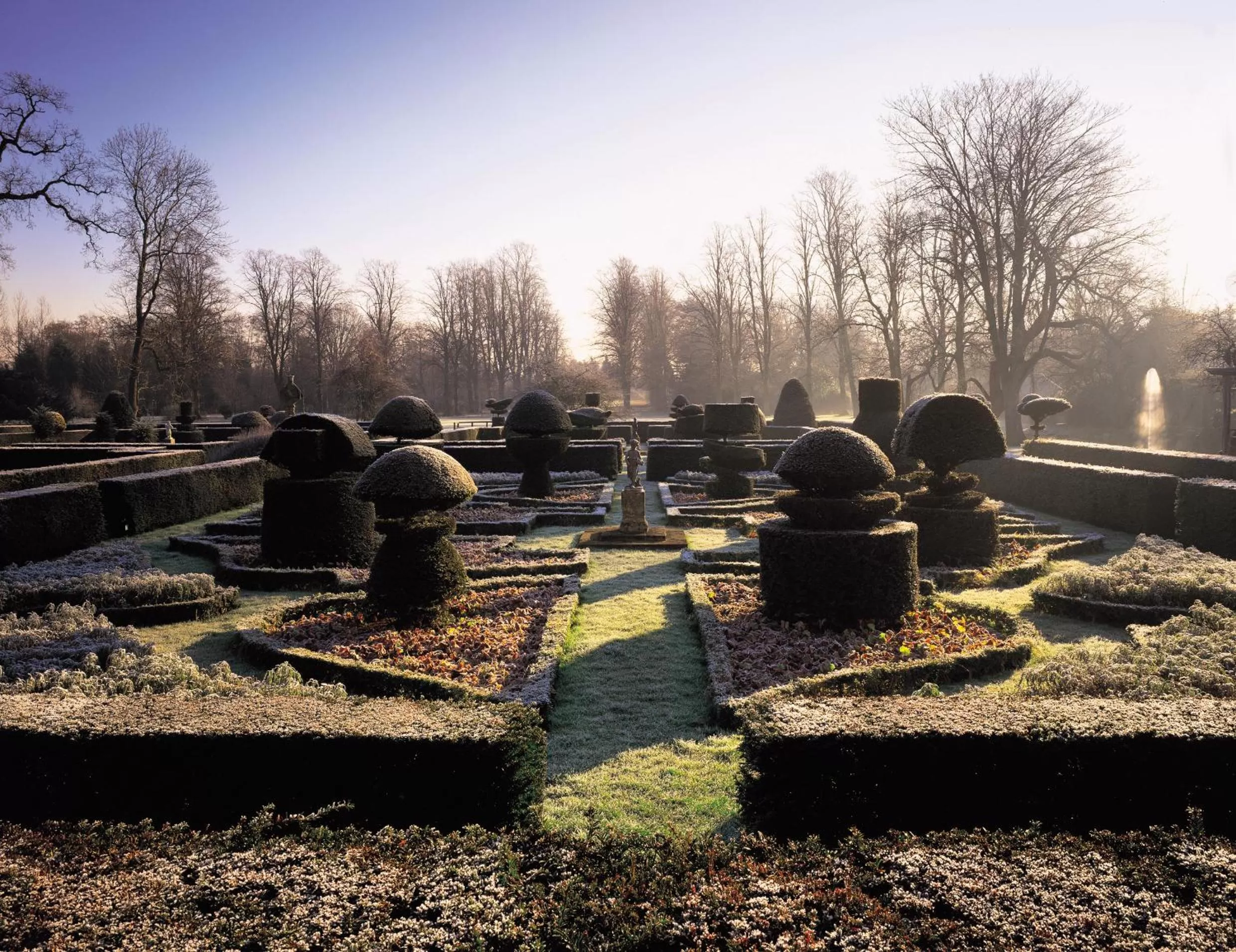 Garden in Great Fosters - Near Windsor