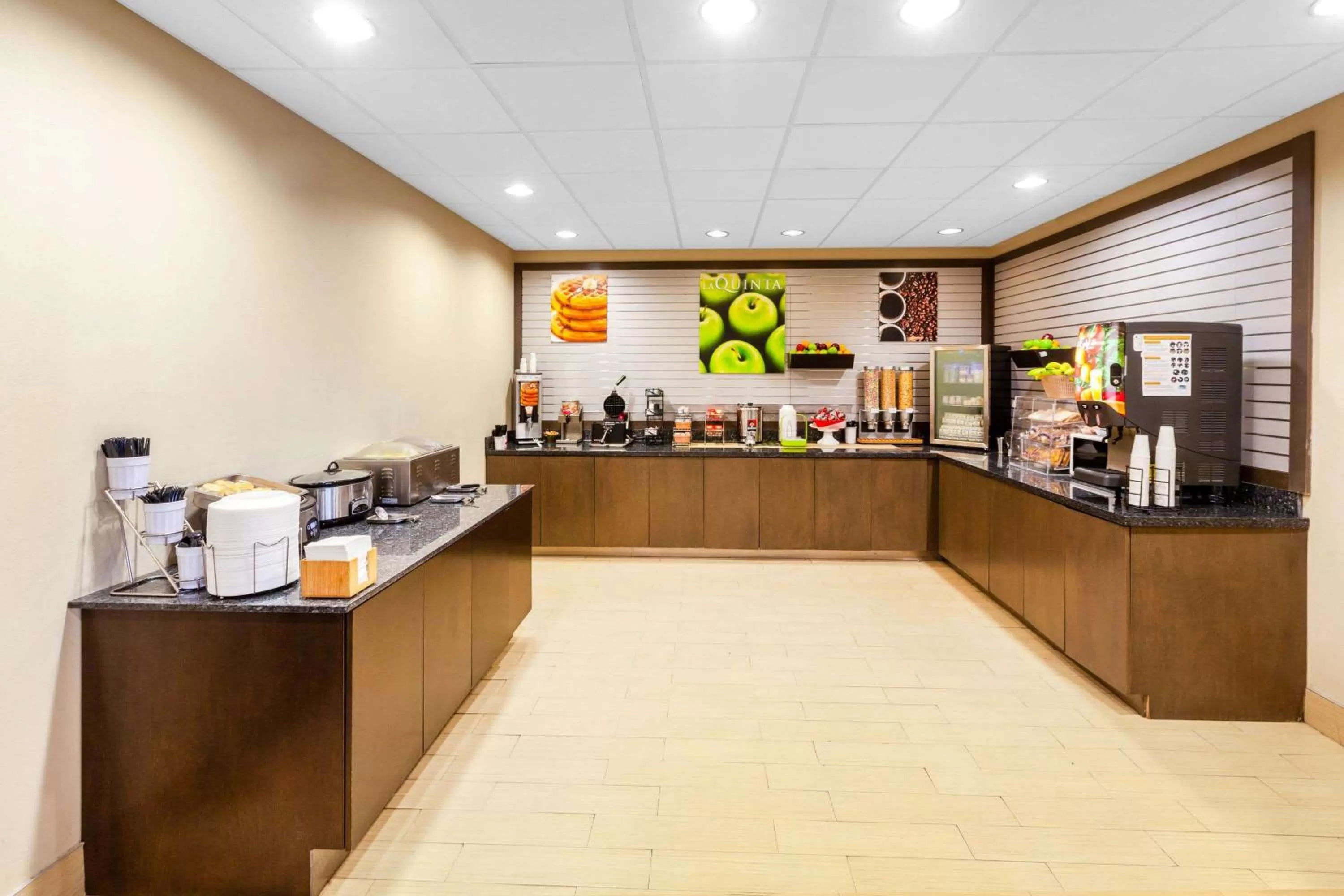 Restaurant/places to eat in La Quinta by Wyndham Midland North