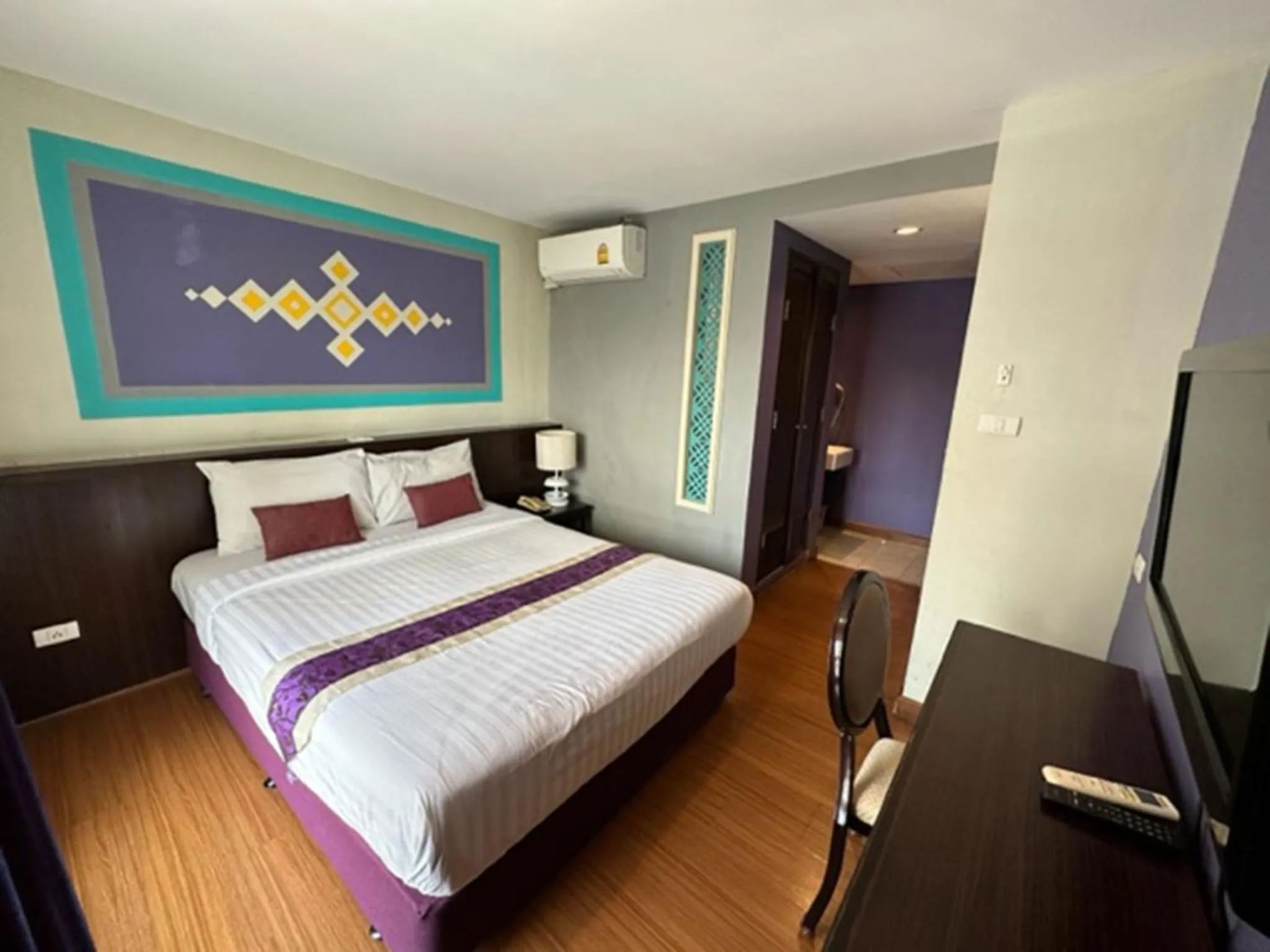 Bed in Sawasdee Hotel @ Sukhumvit Soi 8