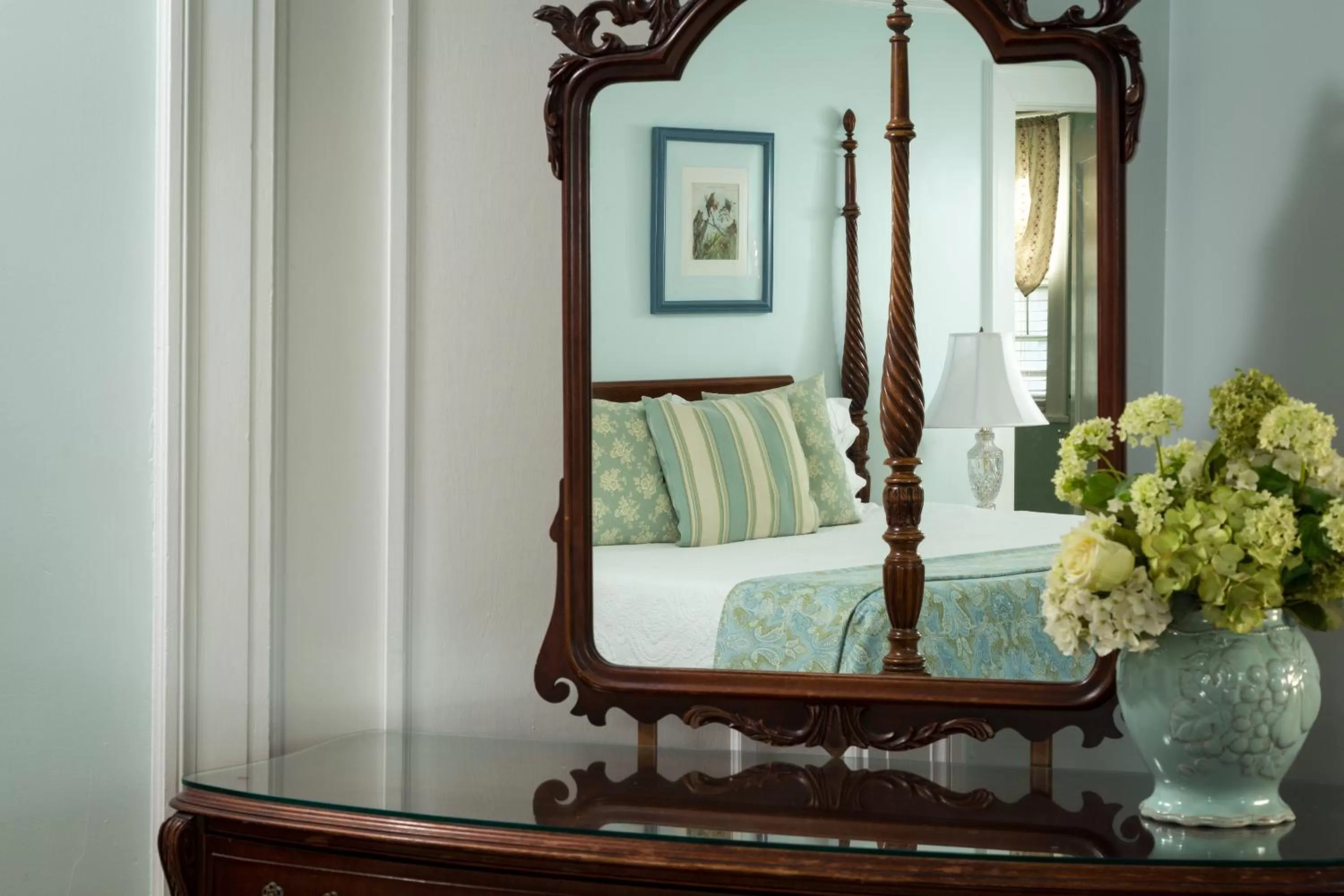 Decorative detail, Bed in Four Chimneys Inn