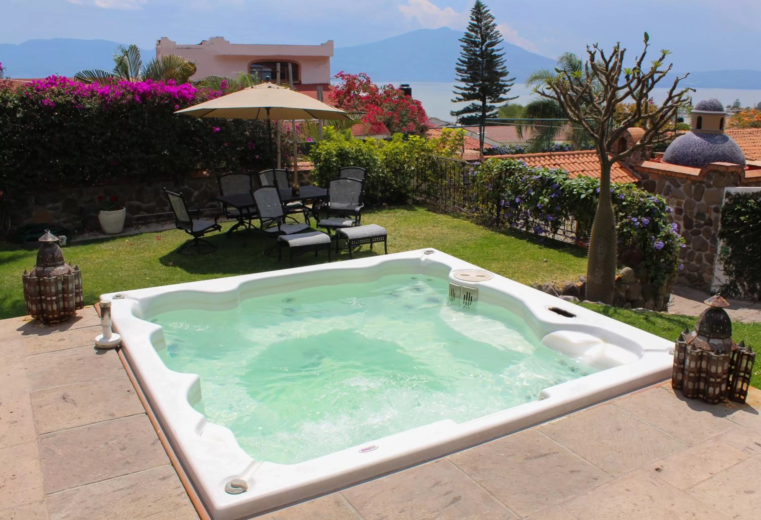 Hotel Lindo Ajijic Bed & Breakfast