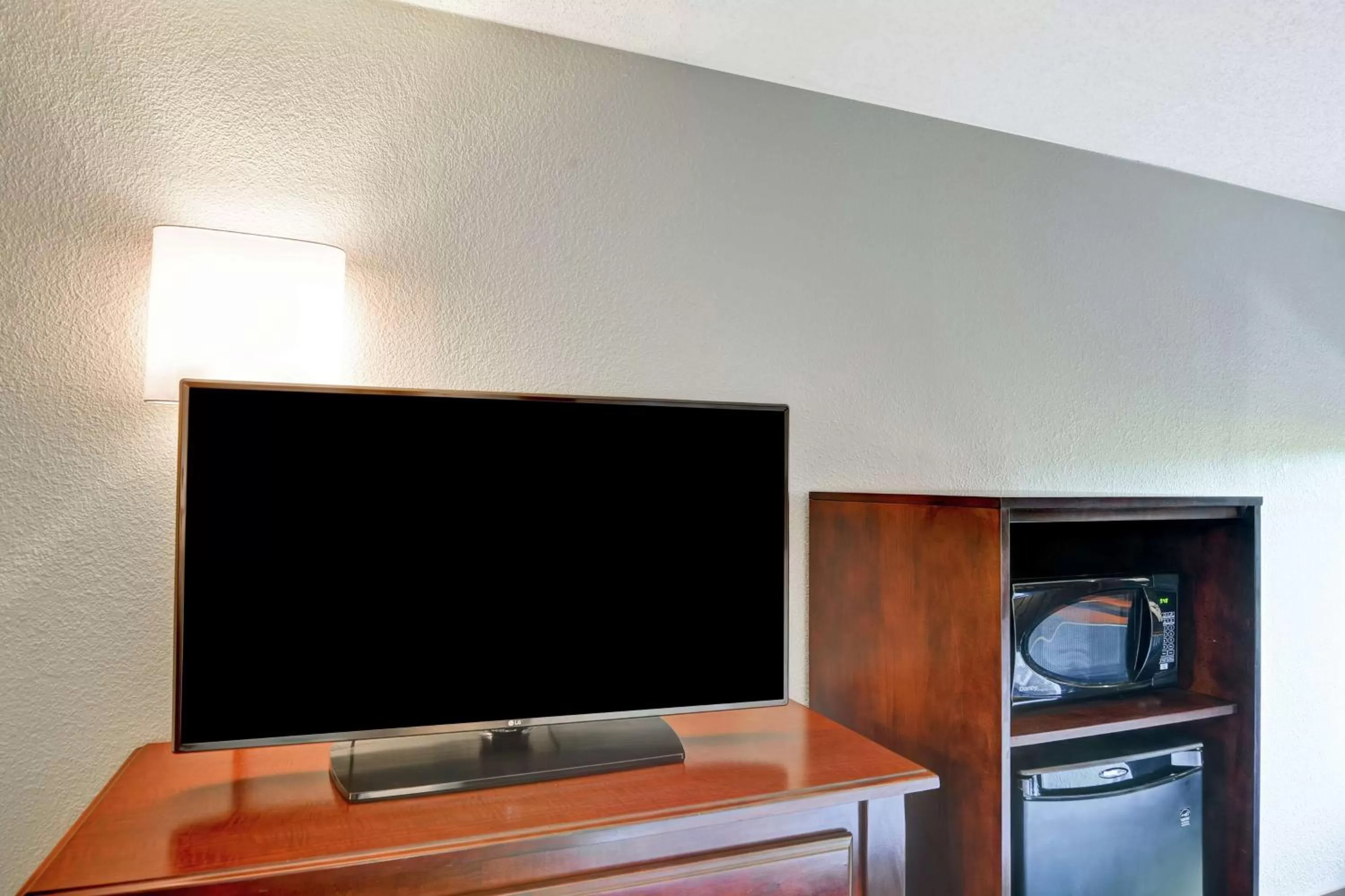 Bedroom in Hampton Inn Charlotte-Gastonia