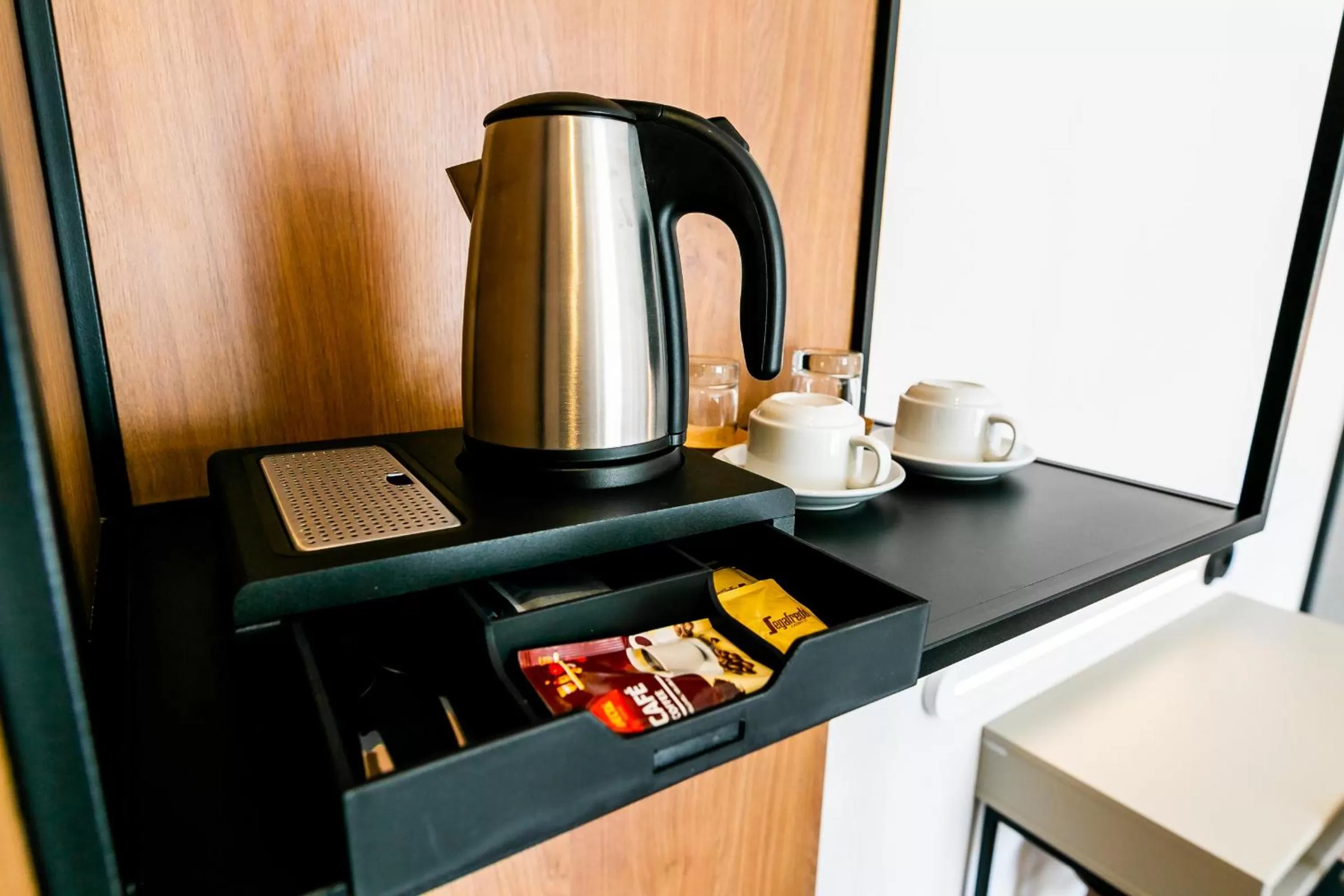 Coffee/tea facilities in LX SoHo Boutique Hotel by RIDAN Hotels